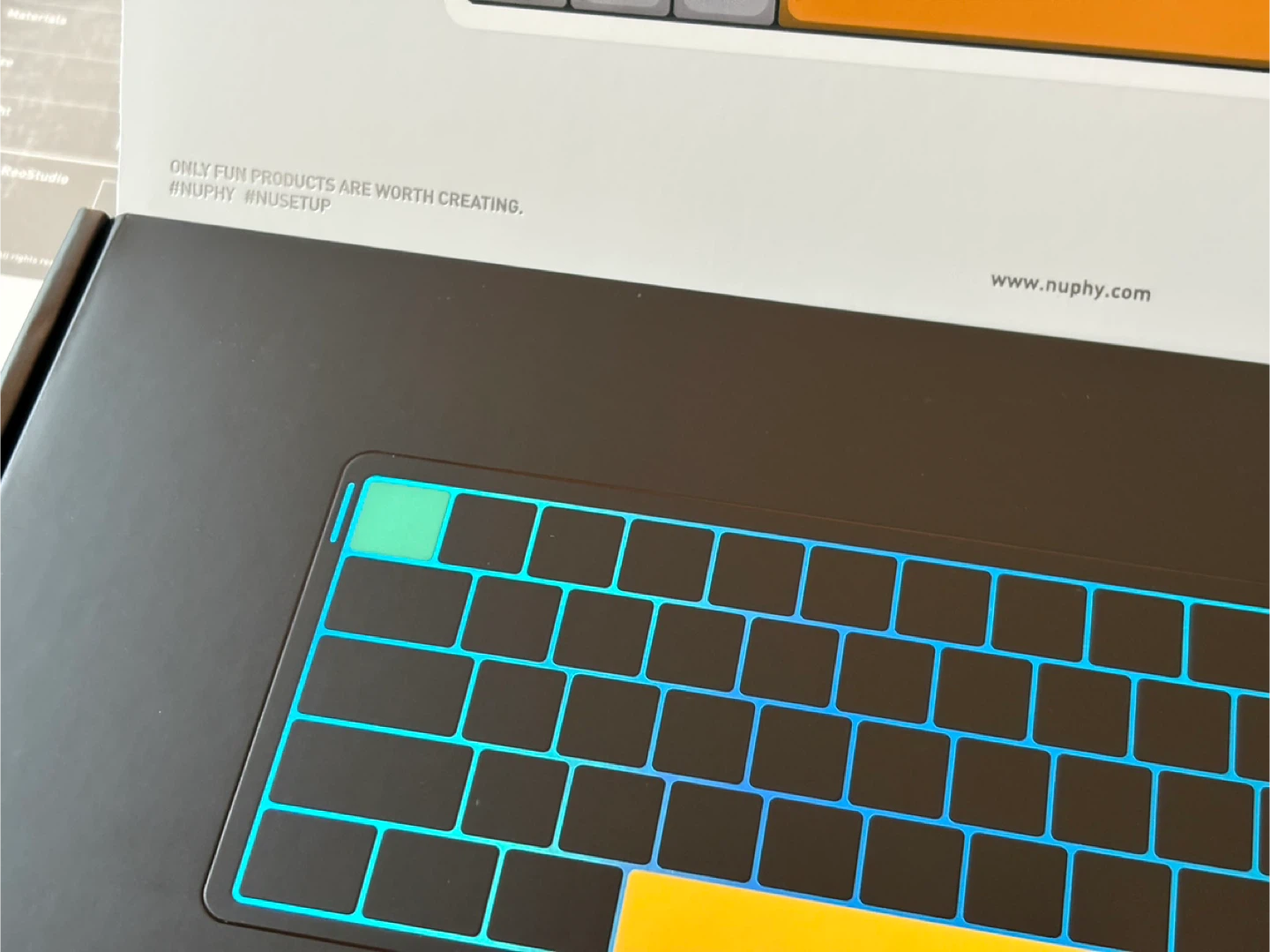 NuPhy Air60 v2, carrying case, Cymatics keycaps - photo 2