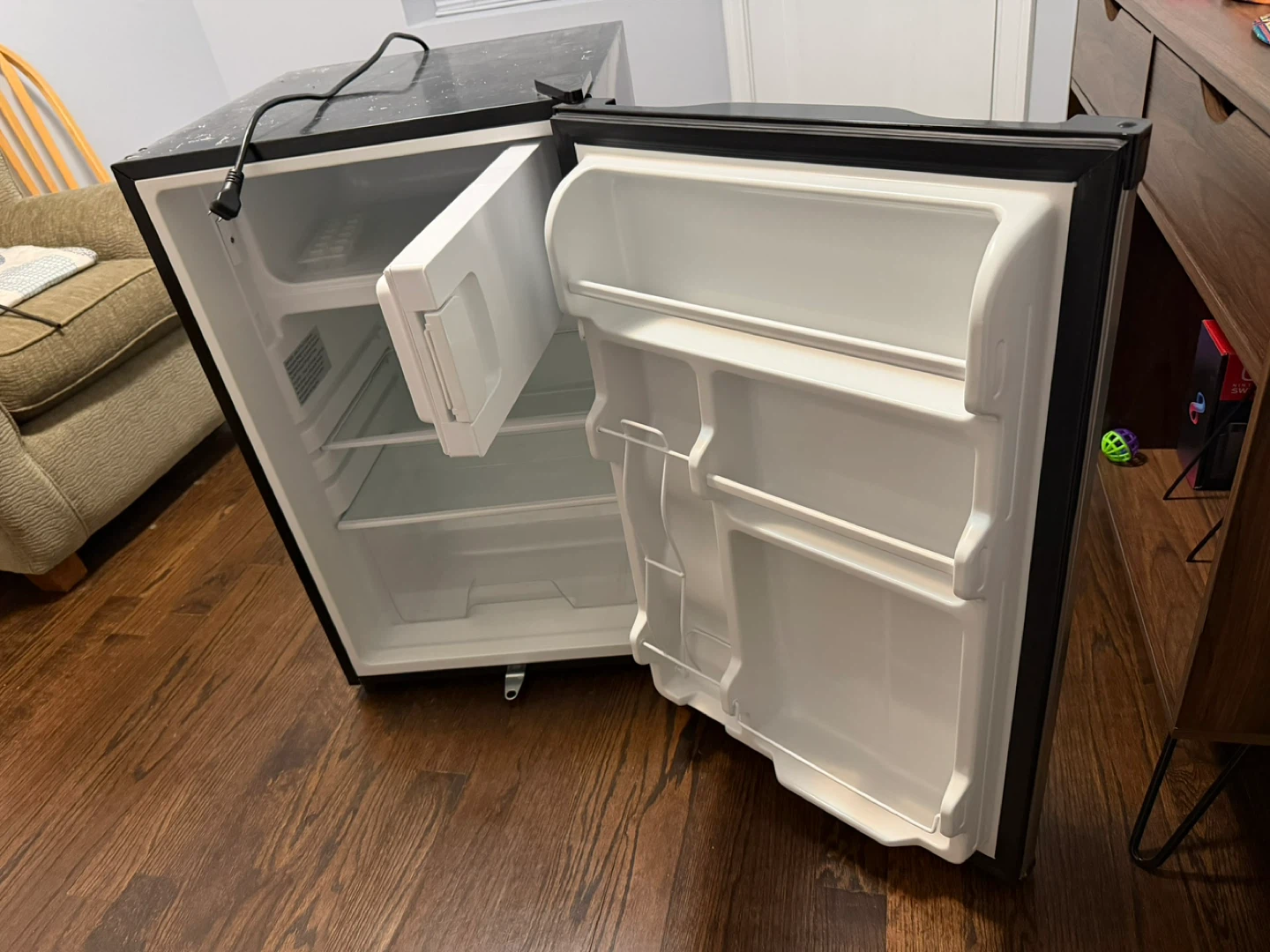 Frigidaire Mini Fridge - photo 2