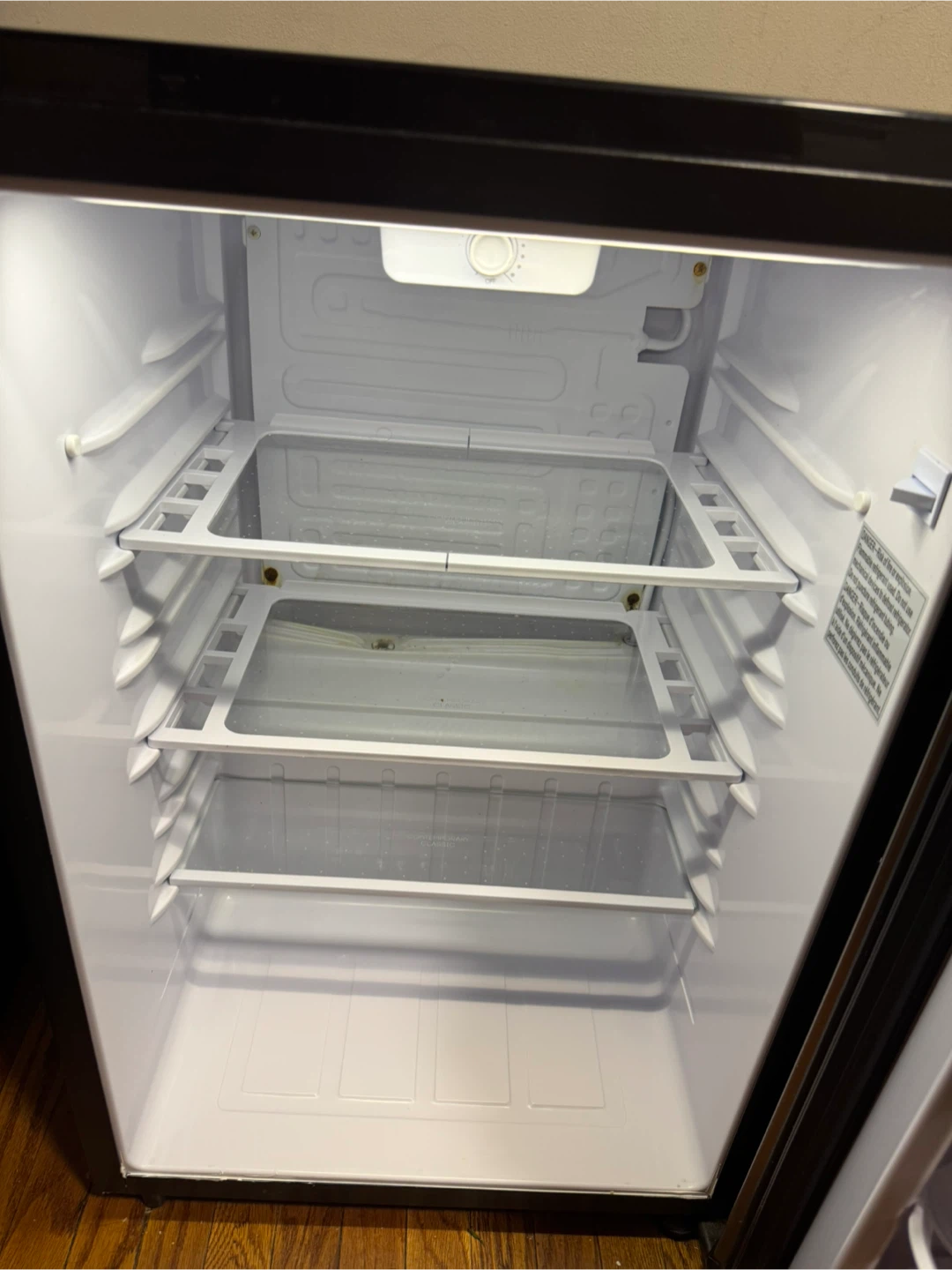 Danby Mini Refrigerator - Silver - photo 2