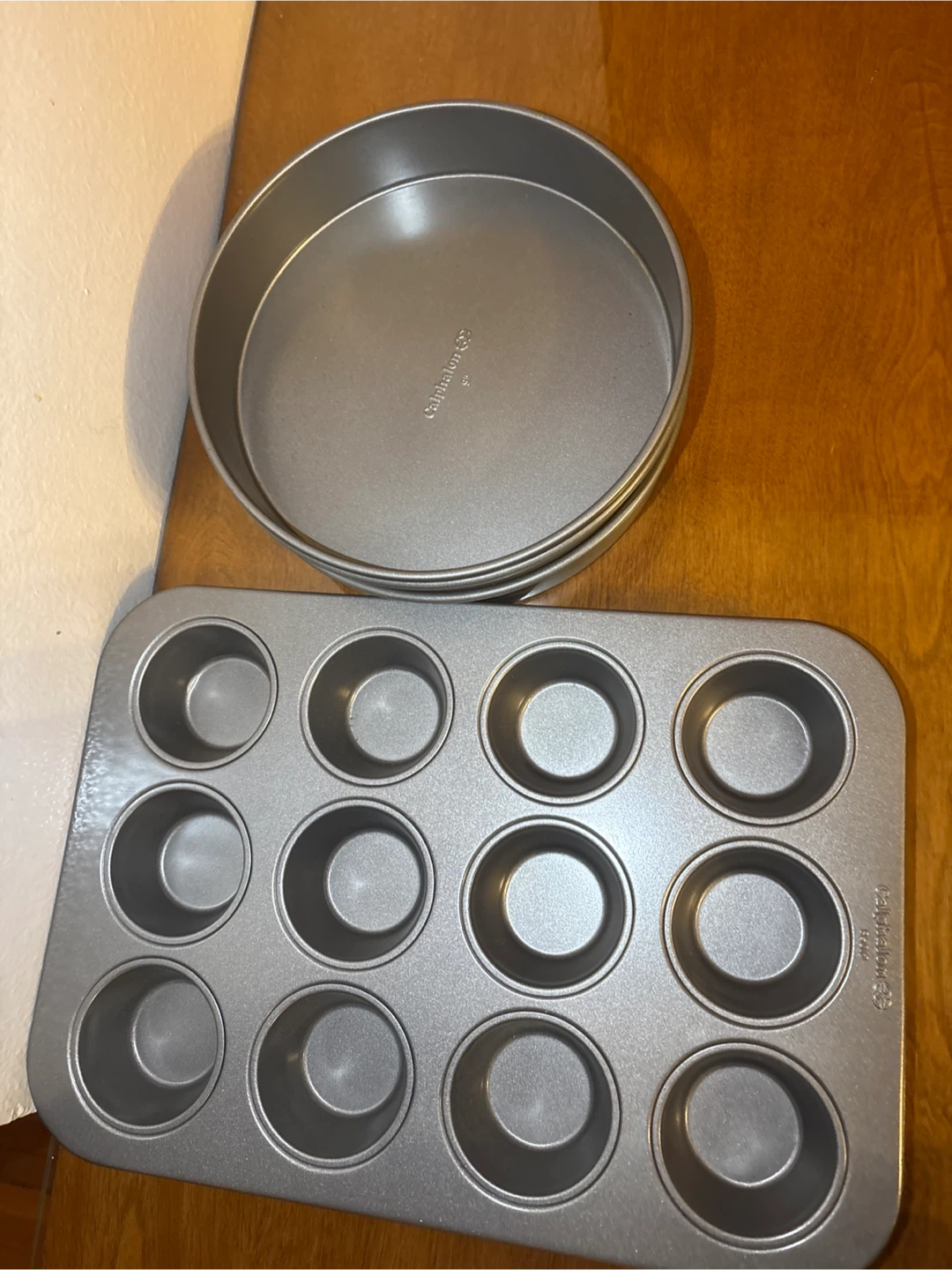 Calphalon 9" Round Cake Pans & Muffin Tin - photo 4