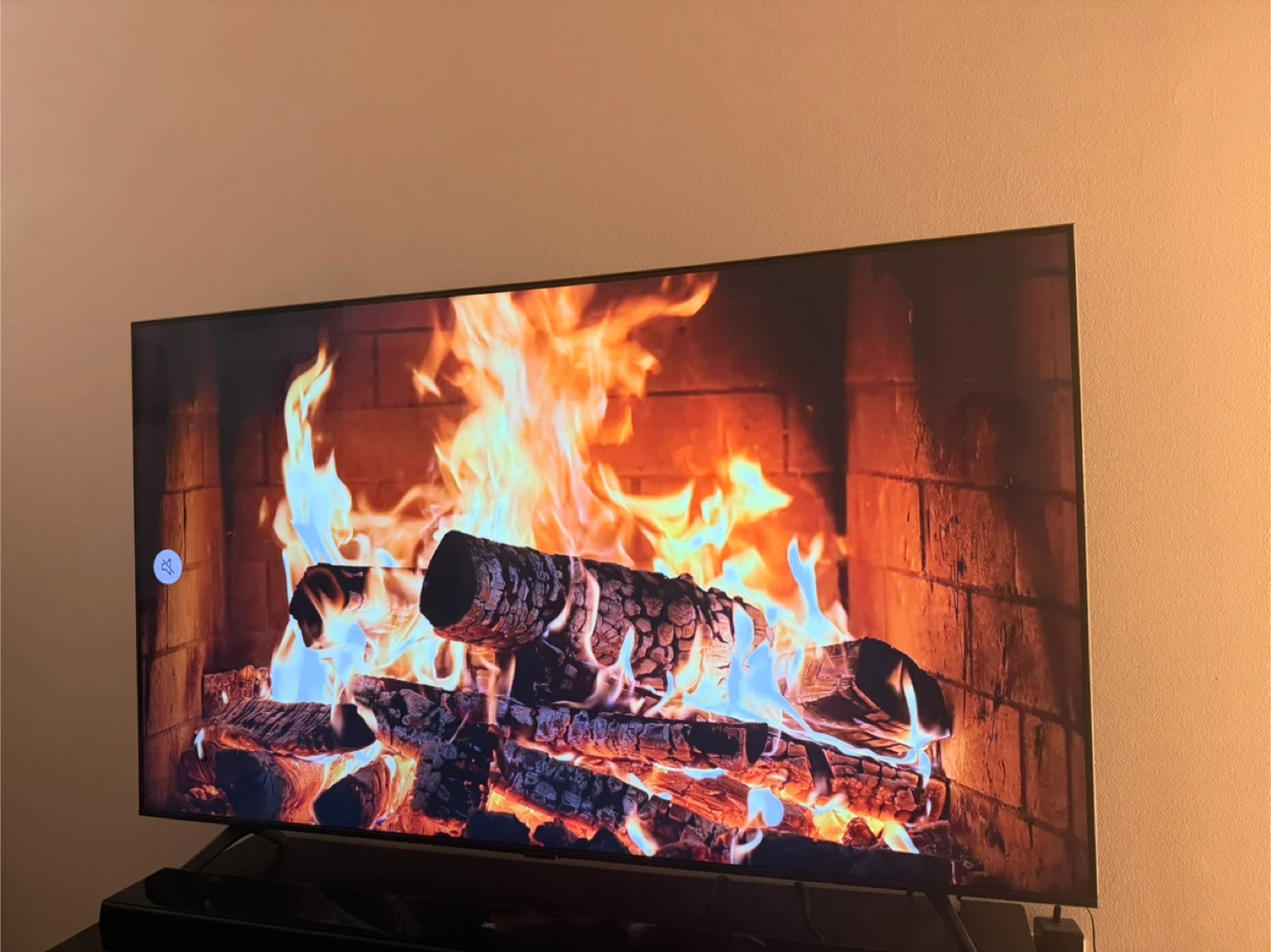 55’ Samsung Crystal UHD 4K Smart TV - photo 2
