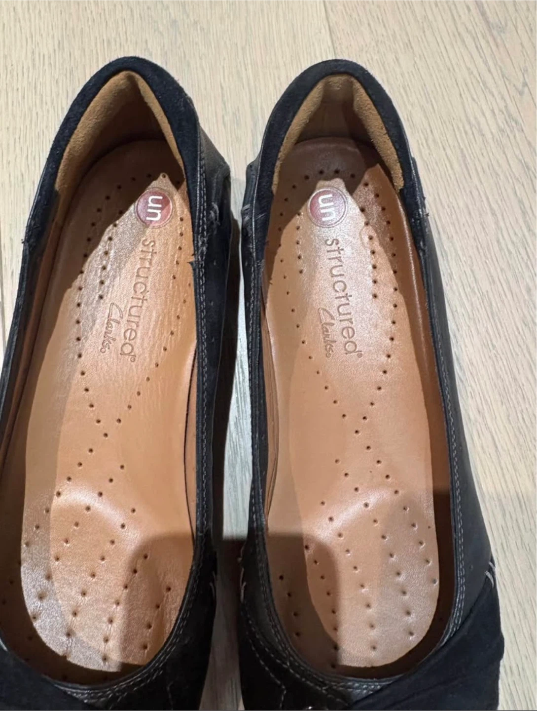 Clarks Unstructured Black Flats - size 10 - photo 2