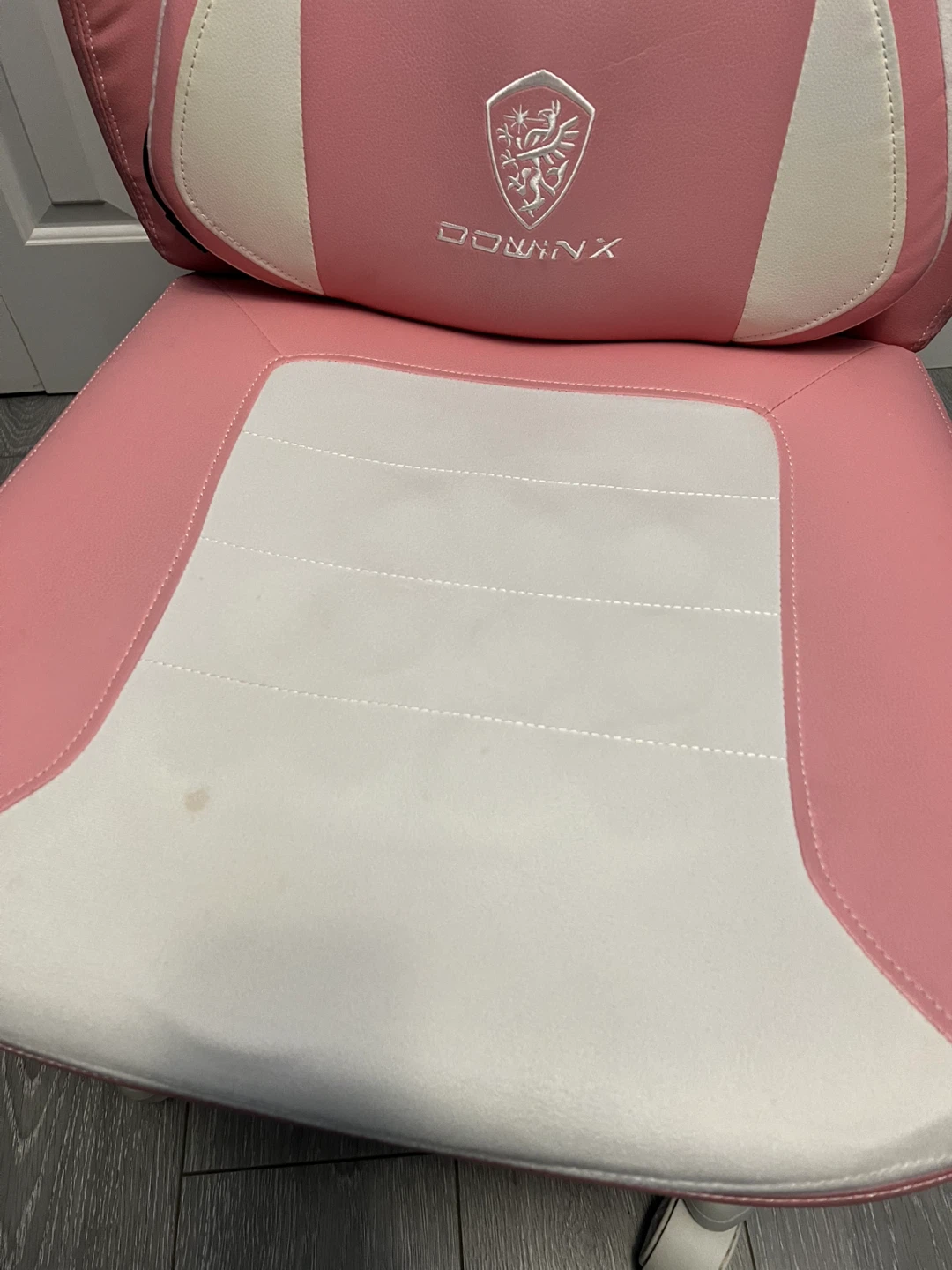 Dowinx Pink Gaming Chair - photo 3