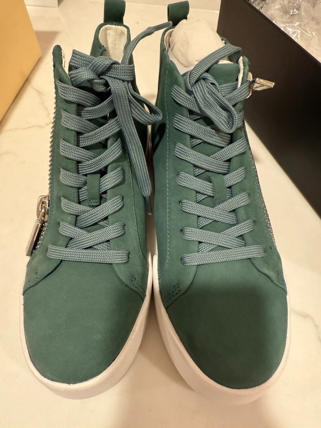 Kenneth Cole Tyler Mid Zip Sea Green 5.5 (women’s)