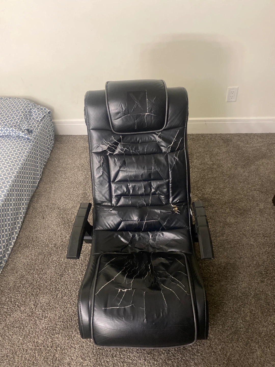 Black Gaming Chair - Worn Condition