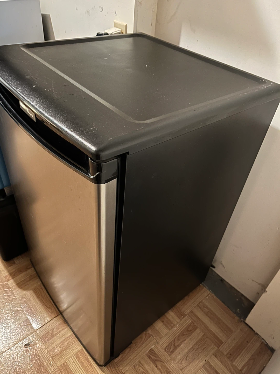 Danby Designer Mini Fridge, 4.4 CuFt. Stainless Look - photo 5