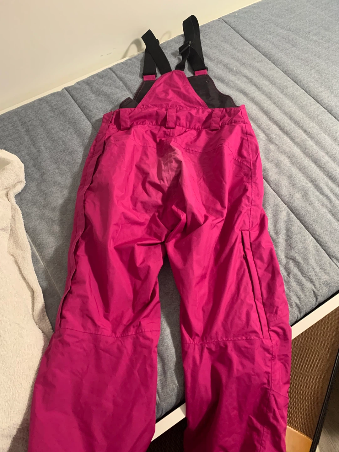 Helly Hansen Pink Ski Bib - Size M - photo 3
