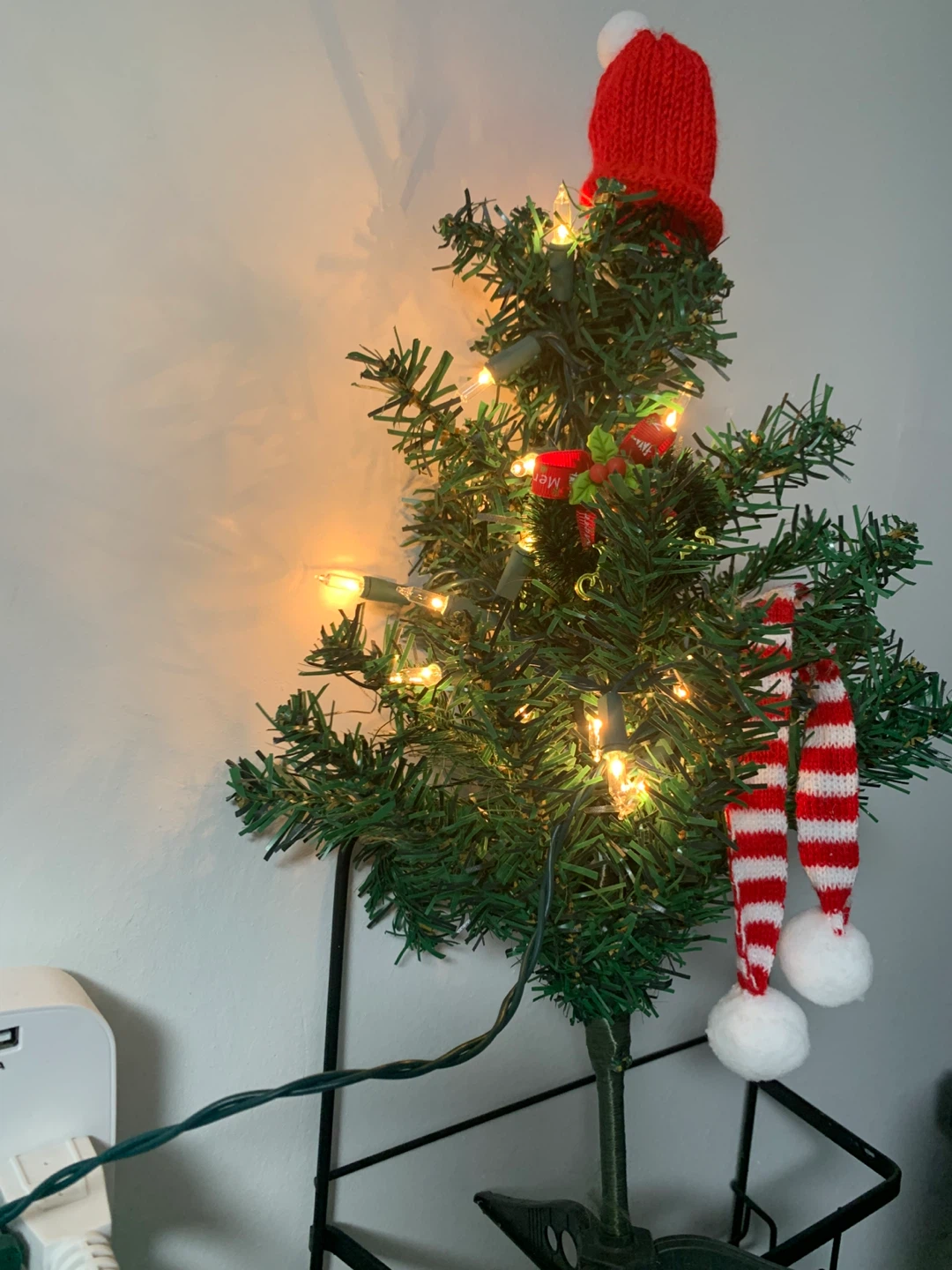 Mini Christmas Tree with Lights & Ornaments - photo 2