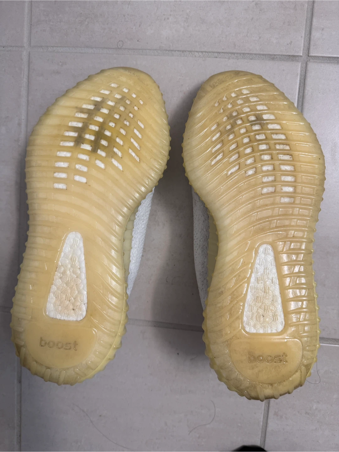 Adidas Yeezy Boost 350 V2 - size 9.5 (US) - photo 5