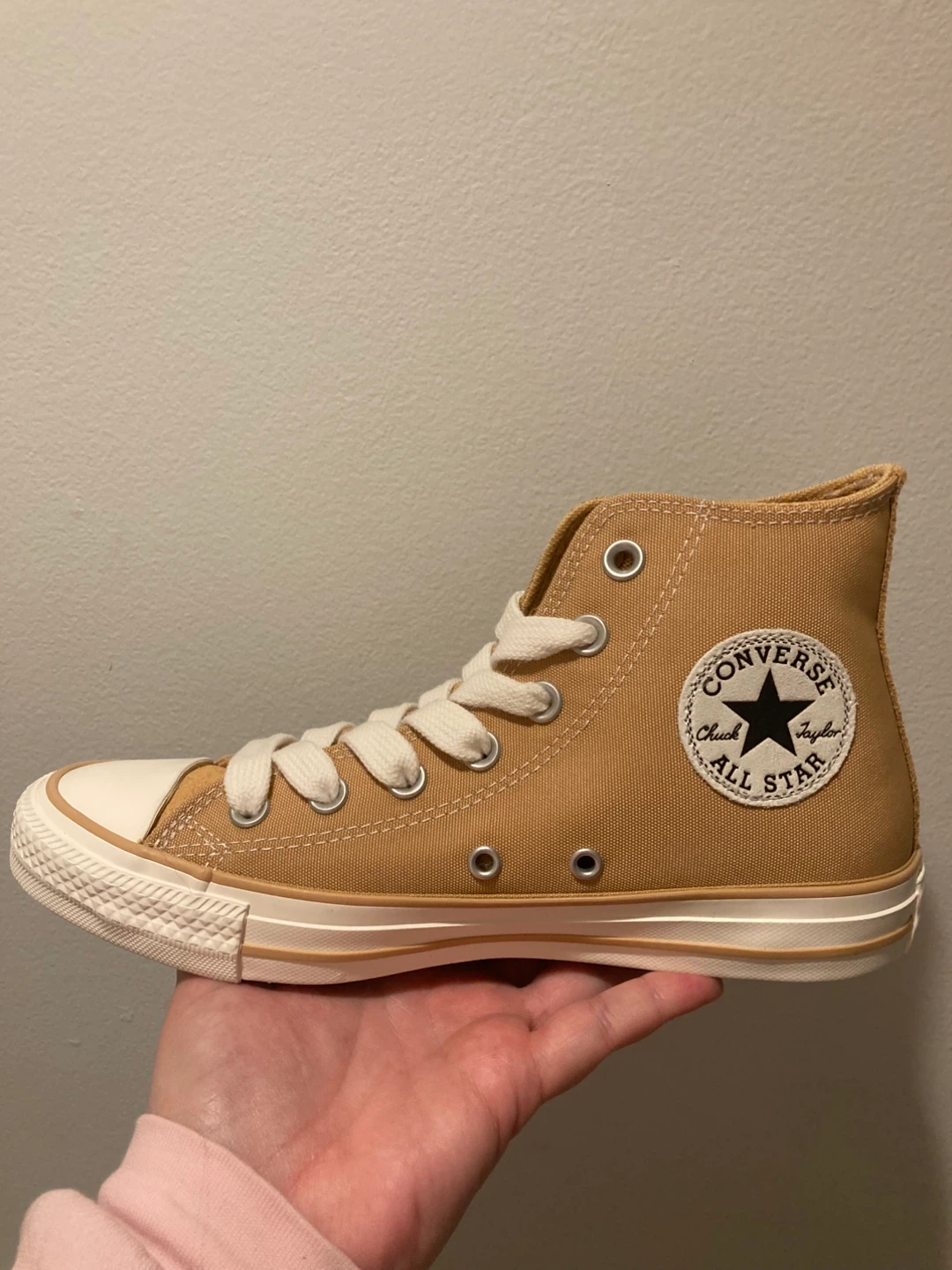 Converse Chuck Taylor All Star High Top - Size 7.5 (Women's)
