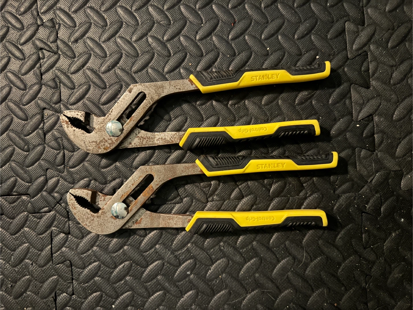 Stanley Control-Grip Groove Joint Pliers