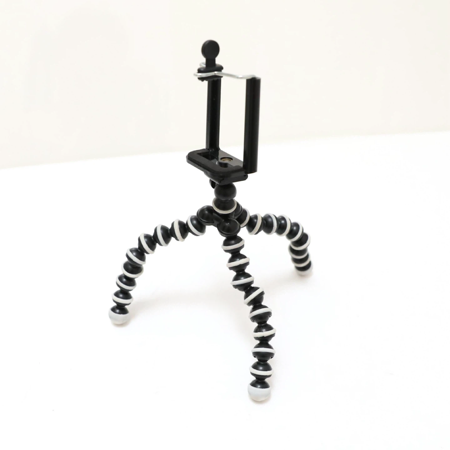 Small plastic spider tripod adjustable phone holder