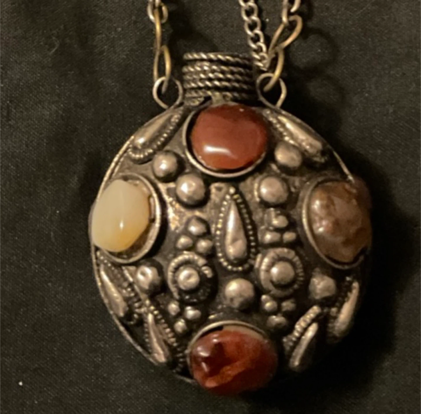 Vintage middle eastern perfume pendant - photo 4