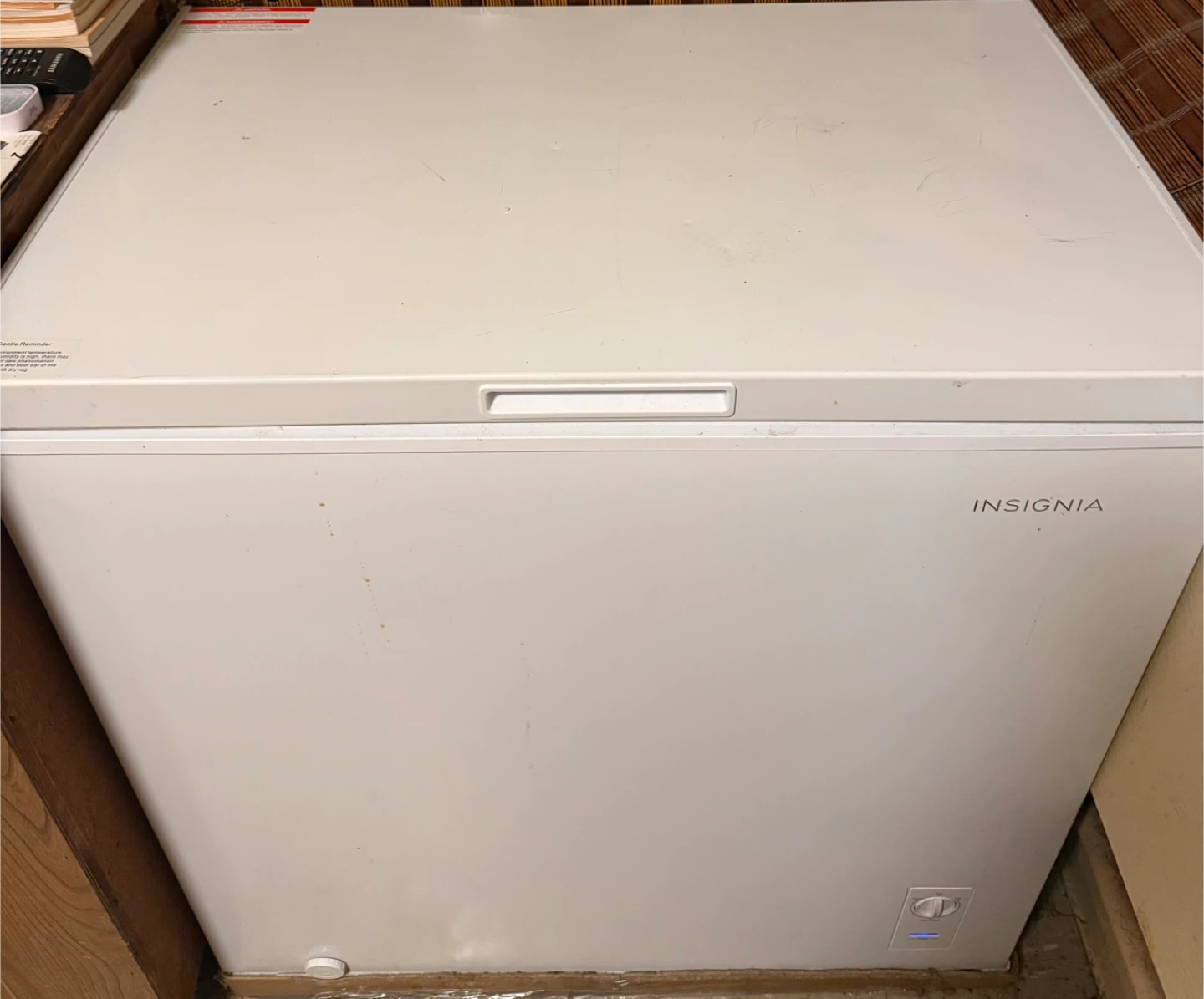 Insignia 7.0 Cu. Ft. Chest Freezer - White - photo 3