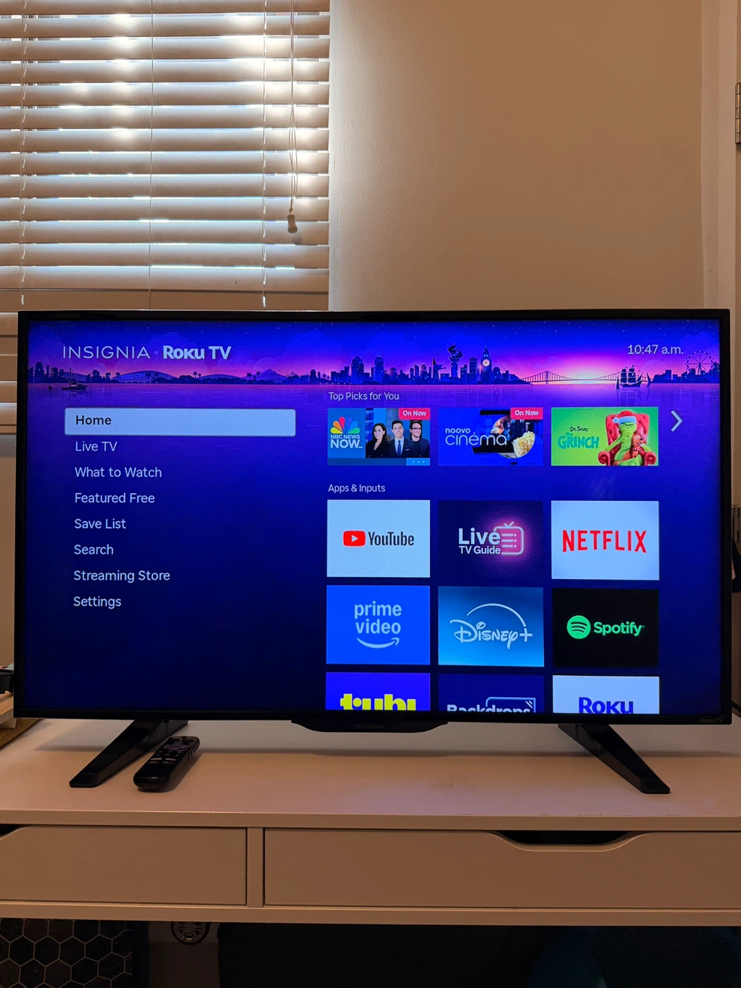Insignia 40 inch Roku TV - photo 4