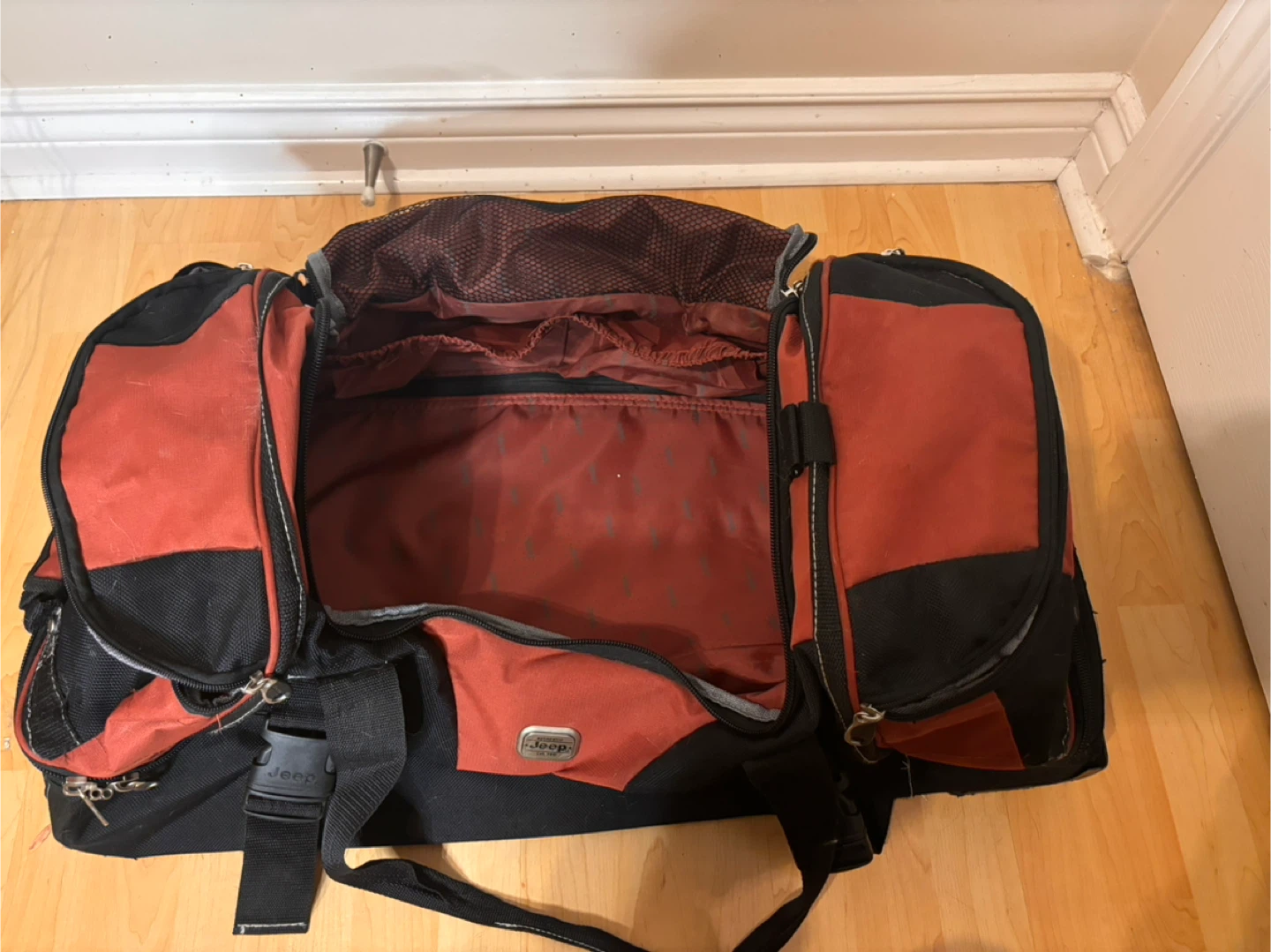 Extremely Rare Vintage Authentic Jeep Hybrid Travel Bag - Unused - photo 4