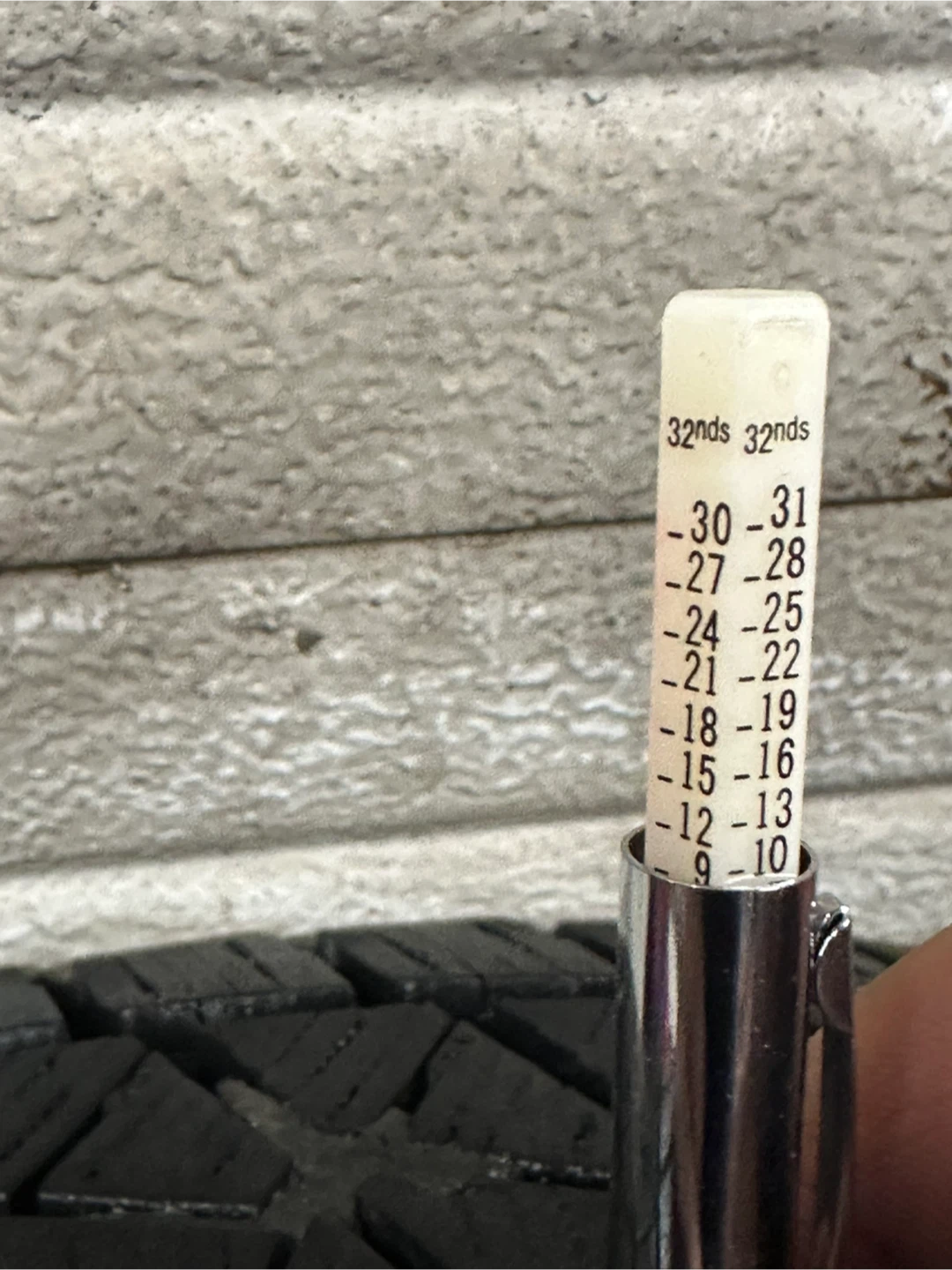 225/65R17 Bridgestone winter tire - photo 4