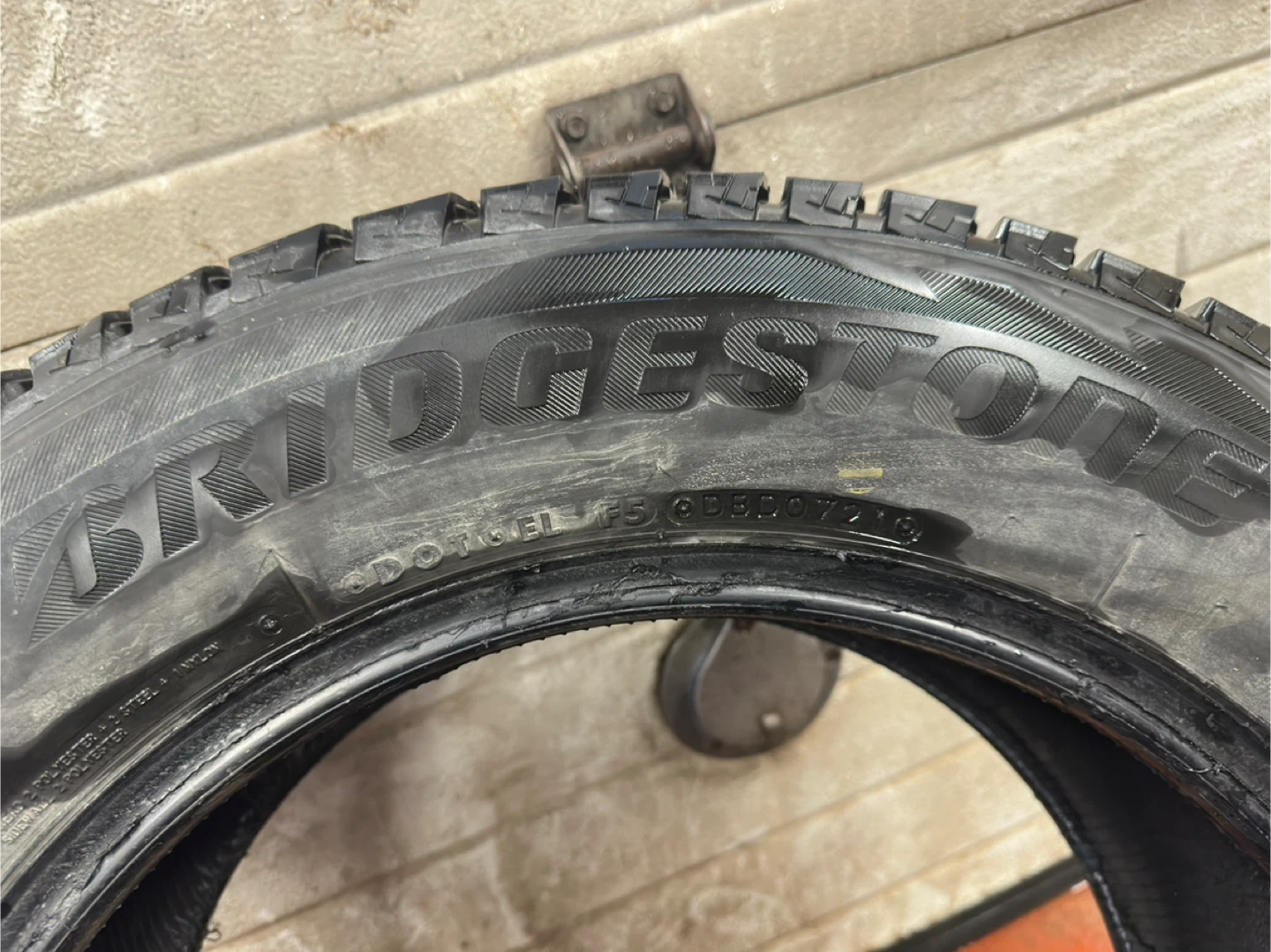 225/65R17 Bridgestone winter tire - photo 2