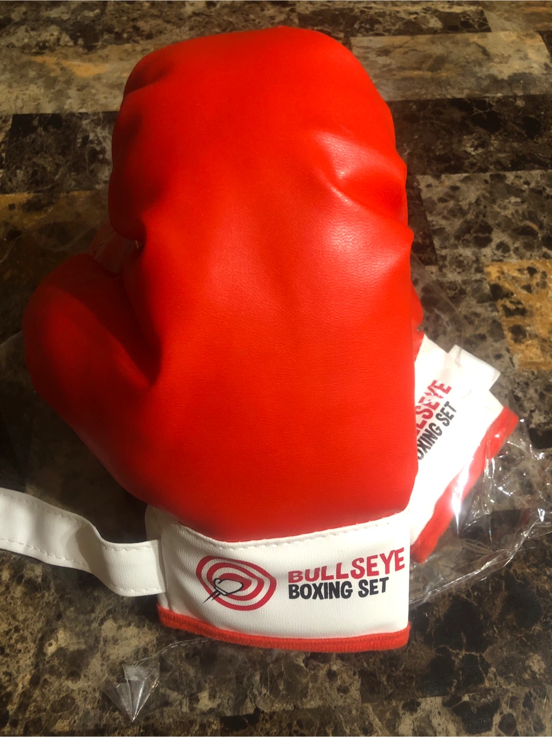 NEW-Bullseye kids Boxing Set - New in Package!