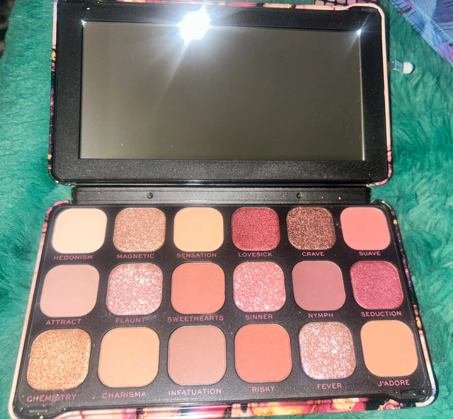 ♥️❤️♥️💕Makeup Revolution Eyeshadow Palette