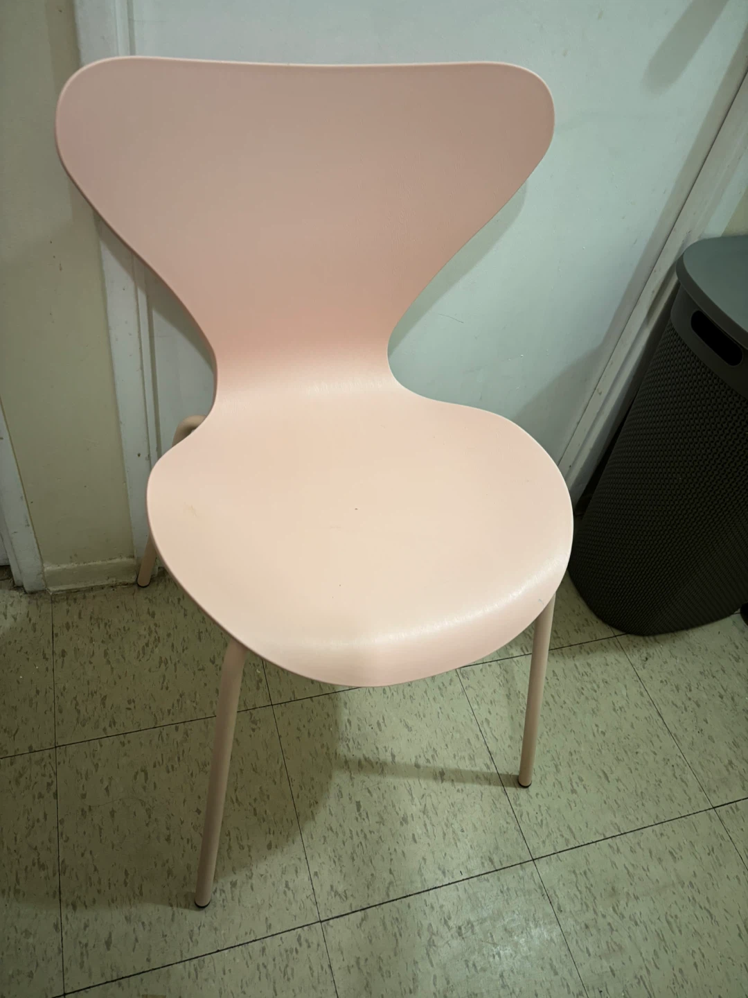 Arne Jacobsen Series 7 inspired Chair - Pale Rose - photo 2
