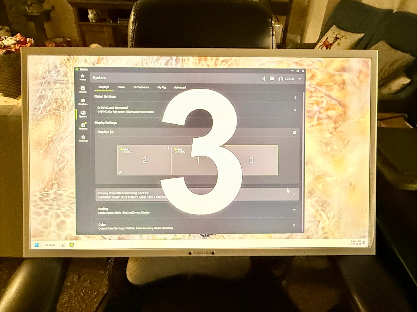 USED - Samsung Monitor 32” - photo 2