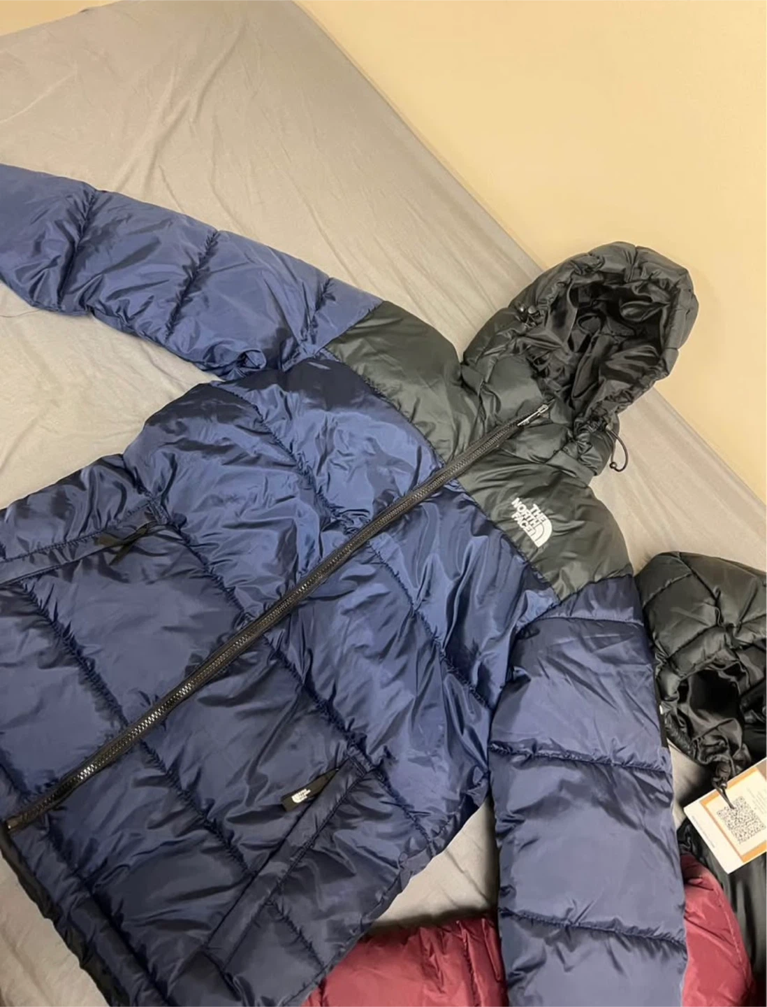 The North Face 700 Down Jacket - Size S - photo 2