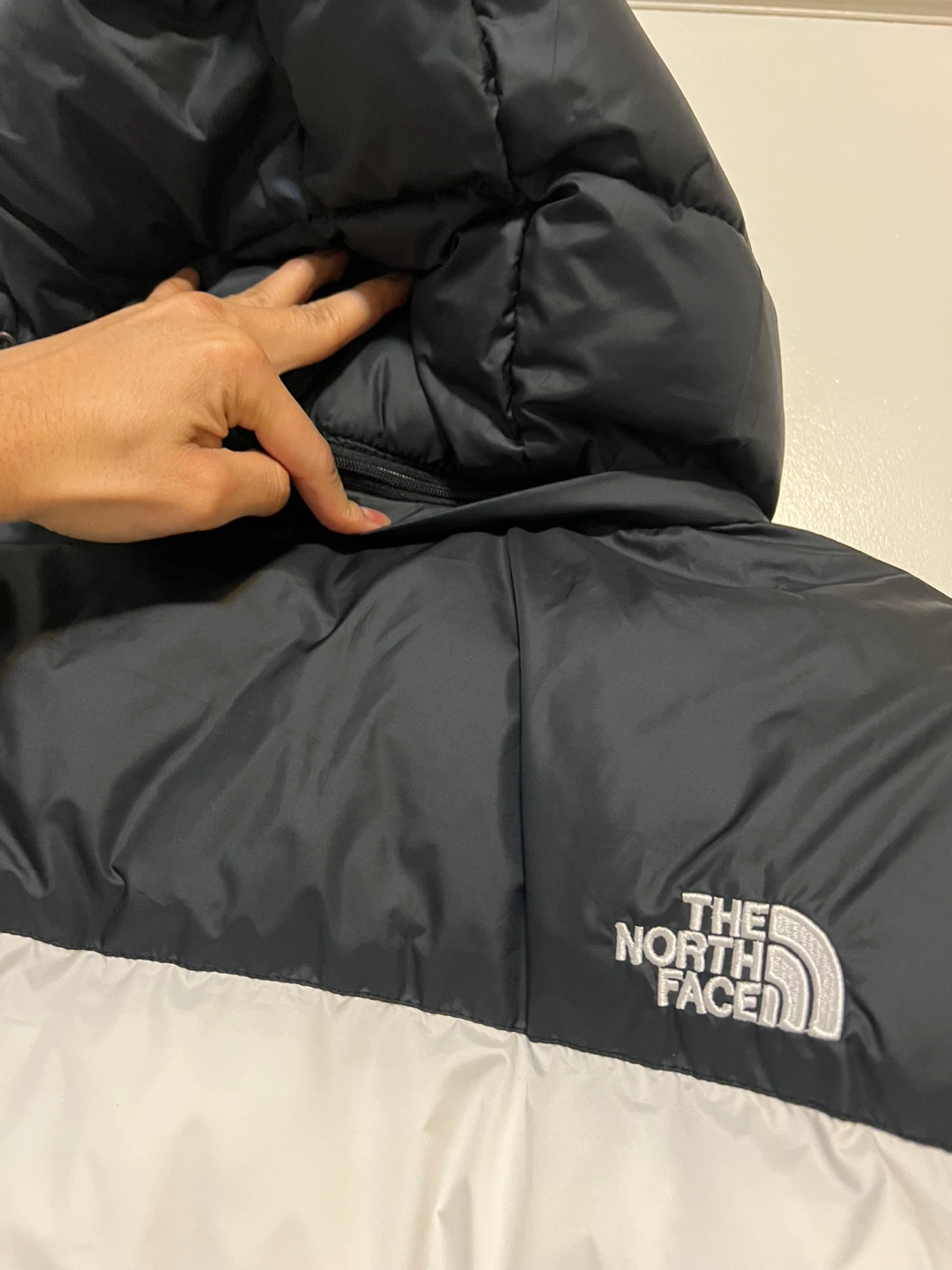 New The North Face Nuptse Jacket - White, Size S - photo 5