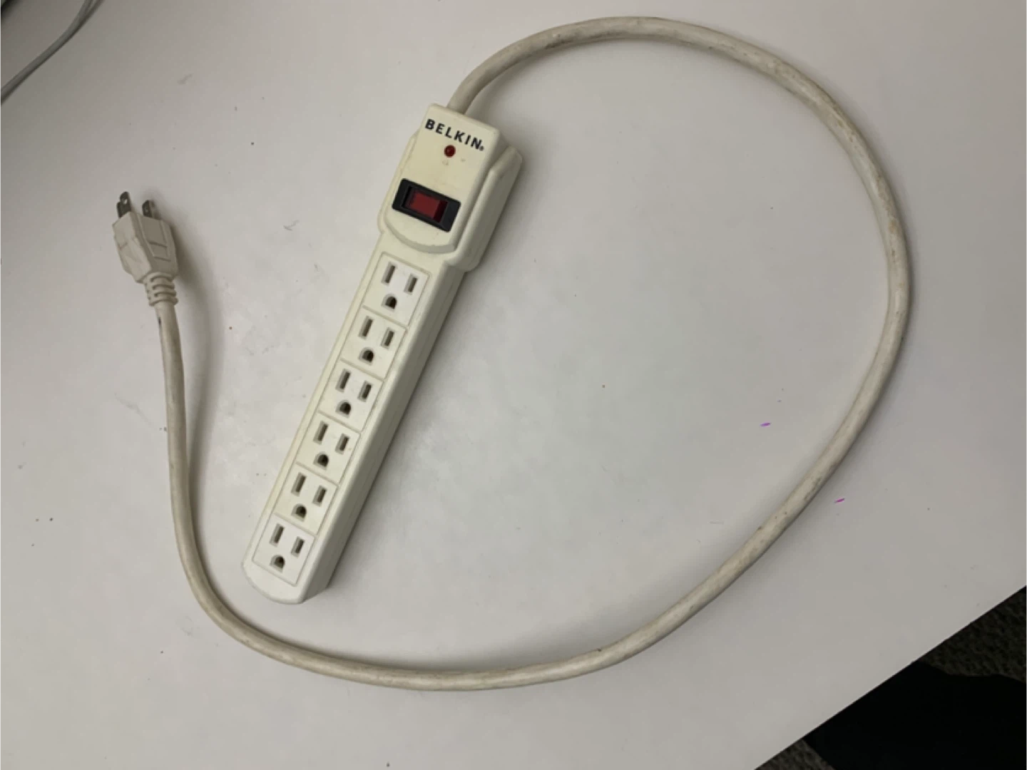 Power Bar / Electronics - Belkin 6-Outlet Power Strip