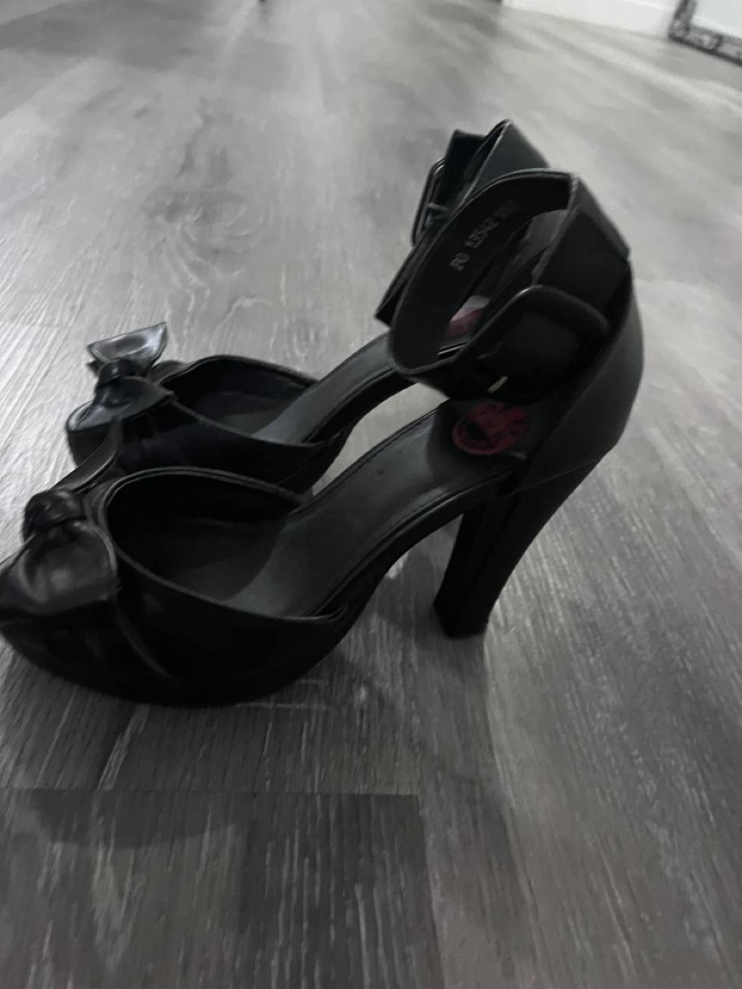 T.U.K. UK Black Heels w/ Bow - photo 2