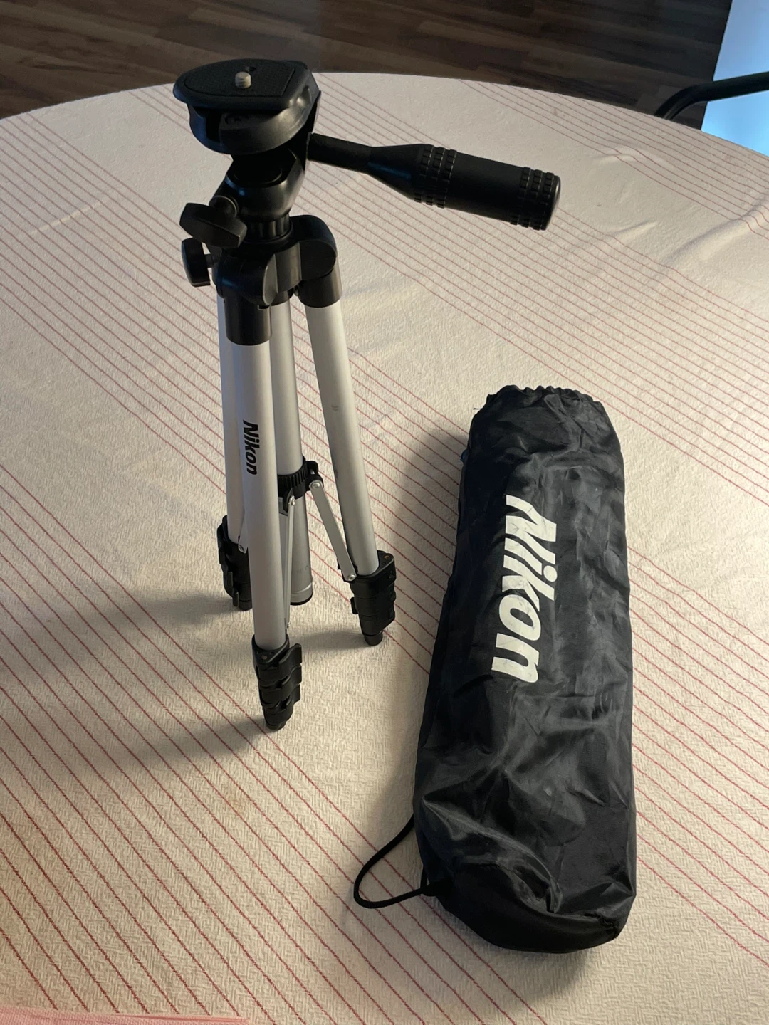 Nikon Tripod with Carrying Case