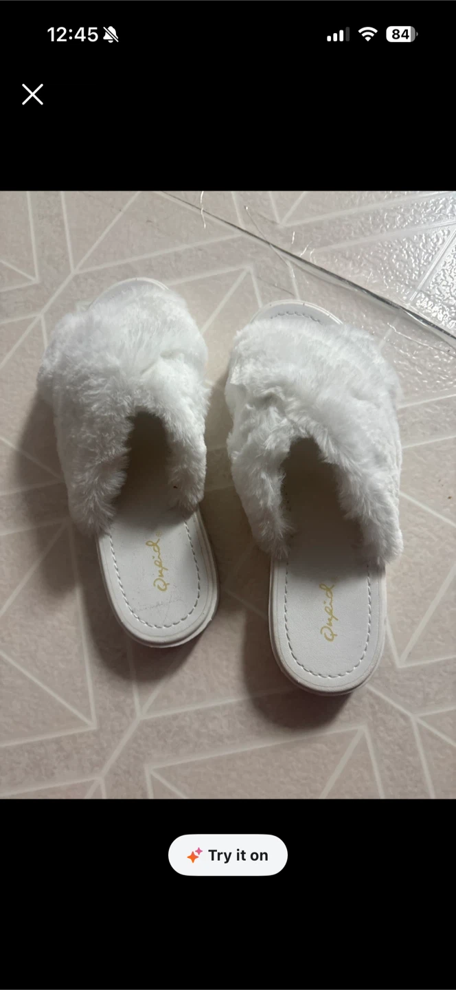 Qupid White Fuzzy Slippers