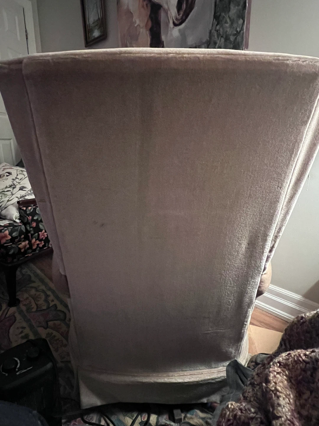 Vintage Wingback Chair - Beige Velvet - photo 3