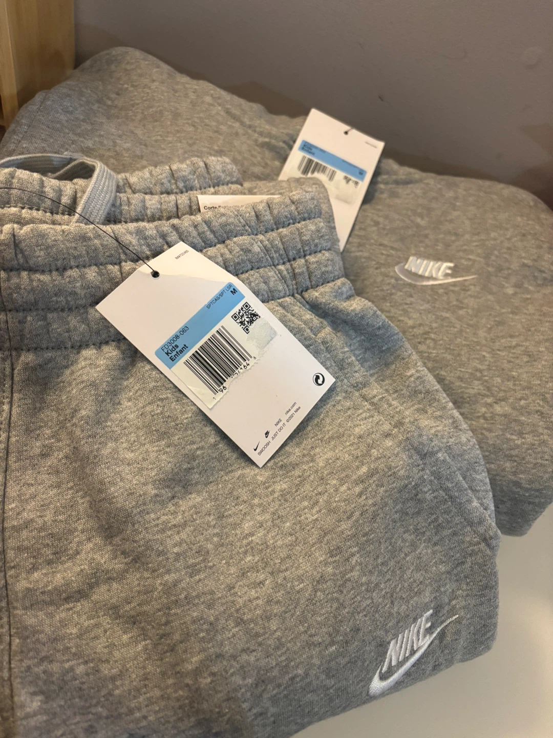 Nike Kids Enfant Grey Sweatsuit  - Size M