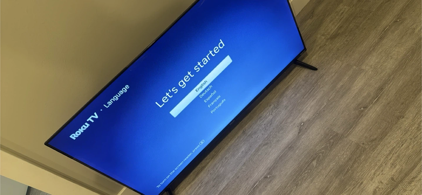 Philips Roku TV - 1080hd 43” w free Floor Lamp - photo 2