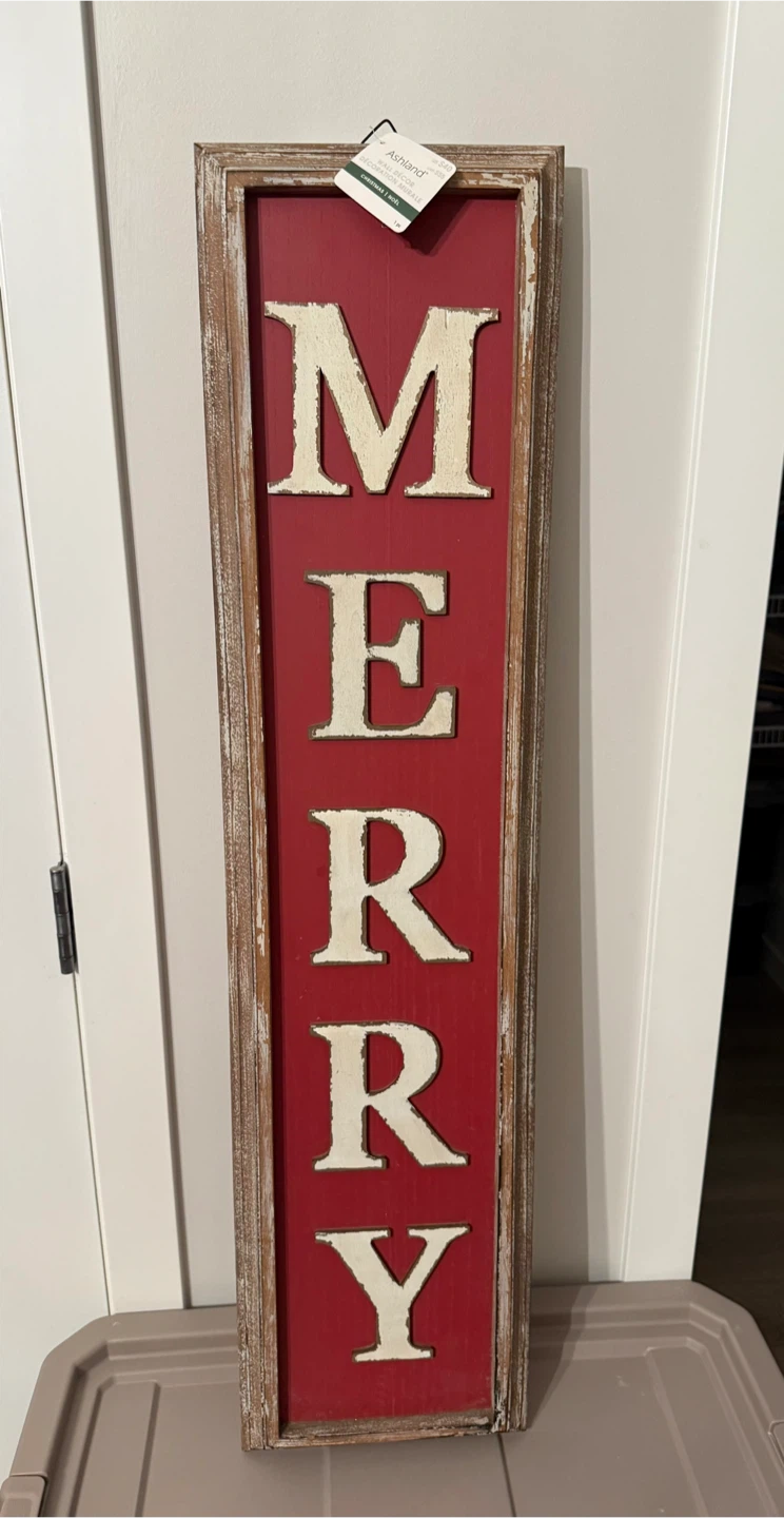“Merry” Sign - New With Tags - Pick Up in Alpine Park SW