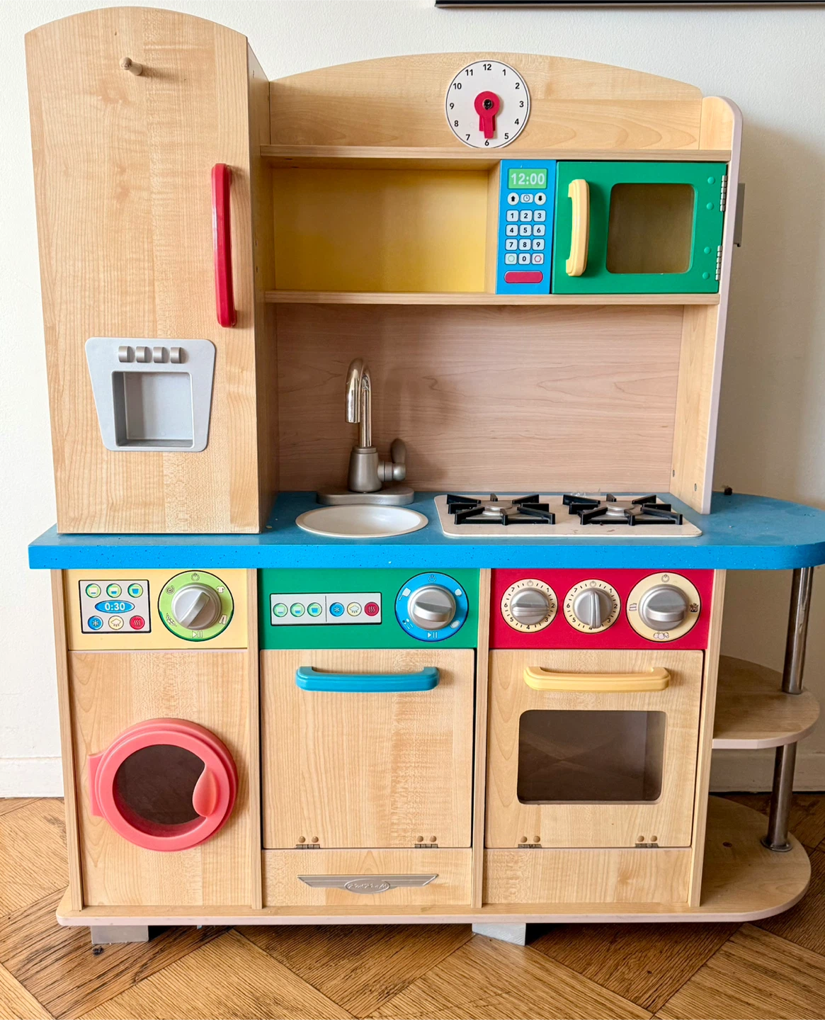 Melissa & Doug Wooden Chef's Pretend Play Kitchen