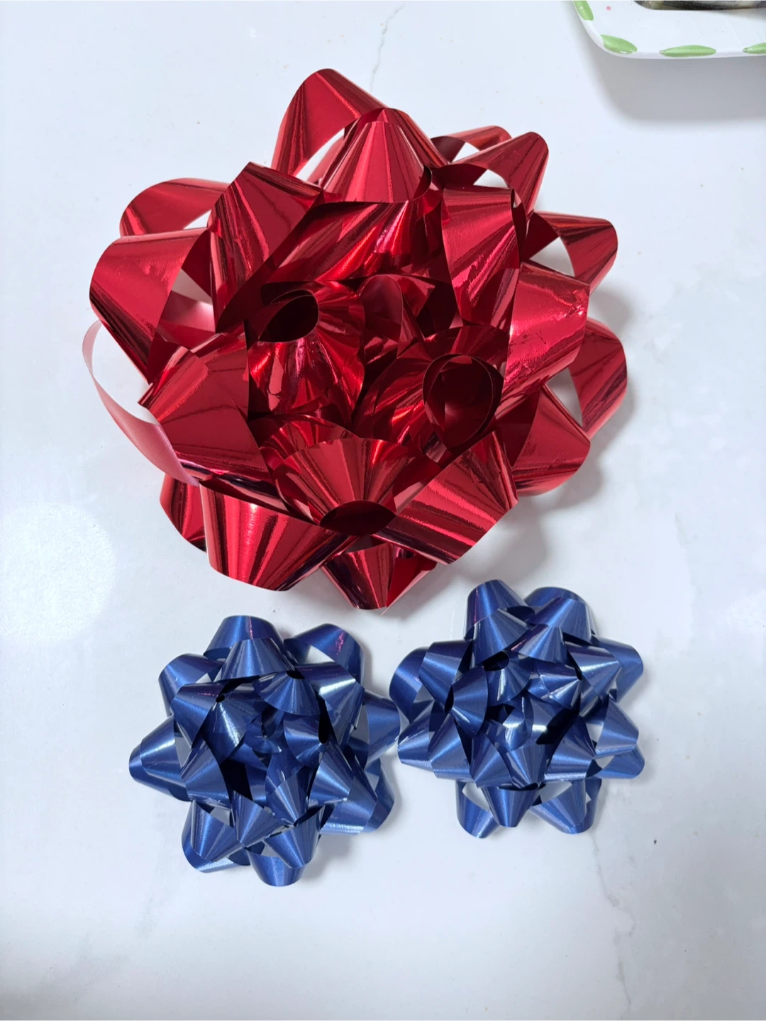 Decorative Bows - jumbo Red & 2 Blue bows