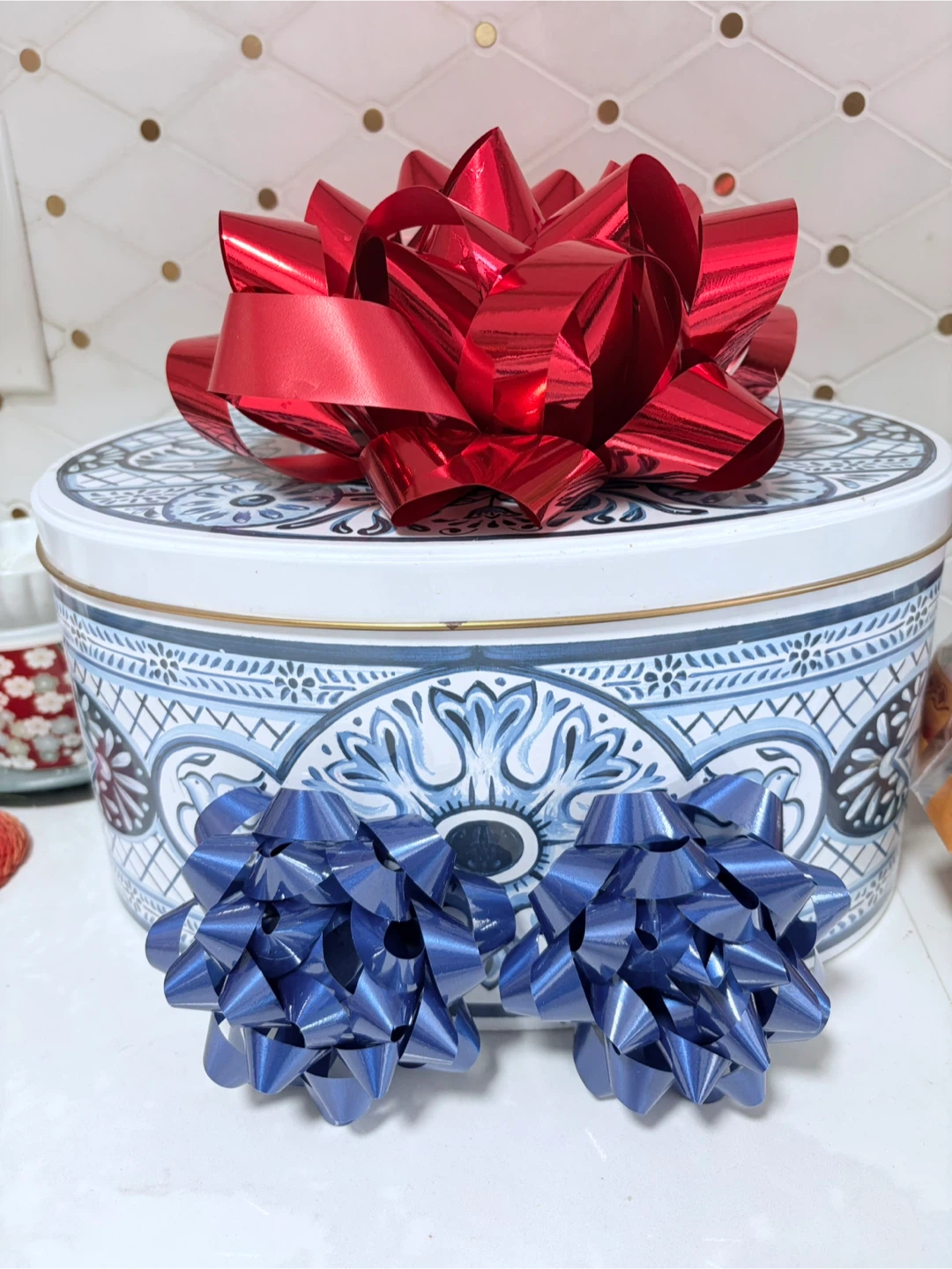 Decorative Bows - jumbo Red & 2 Blue bows - photo 3
