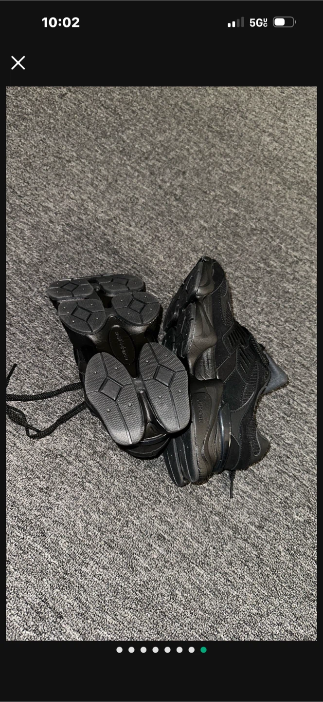 New Balance 9060 Triple Black, Size 10 in women 7 in Men