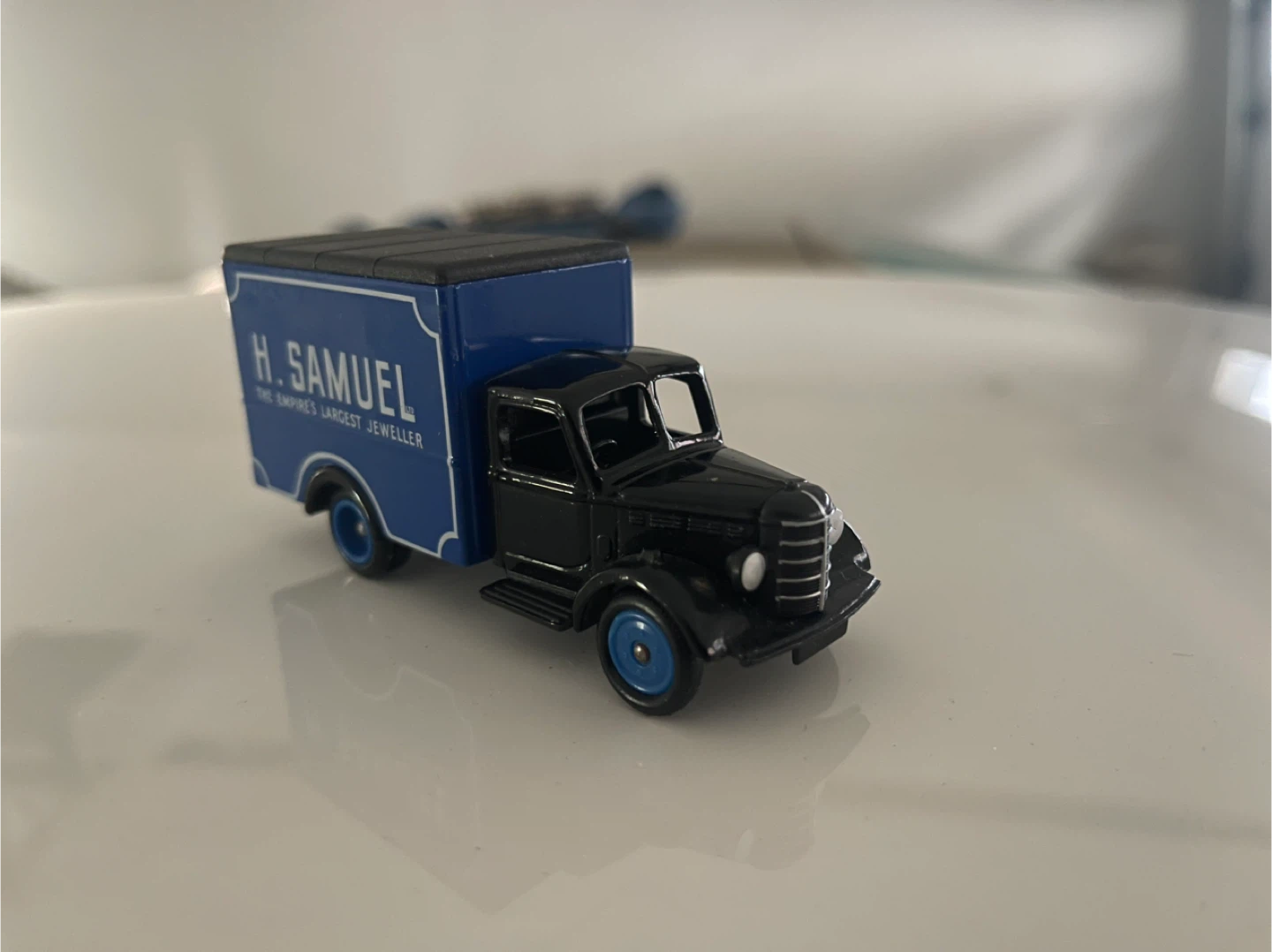Bedford Truck Diecast - photo 2