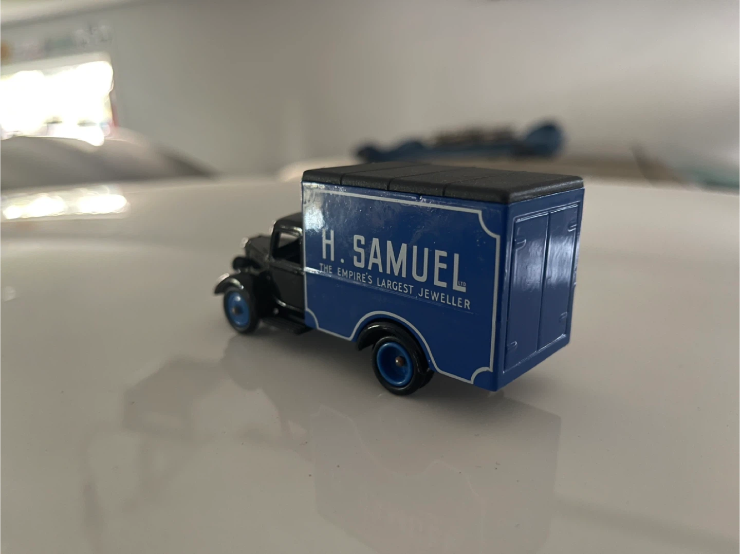 Bedford Truck Diecast - photo 3