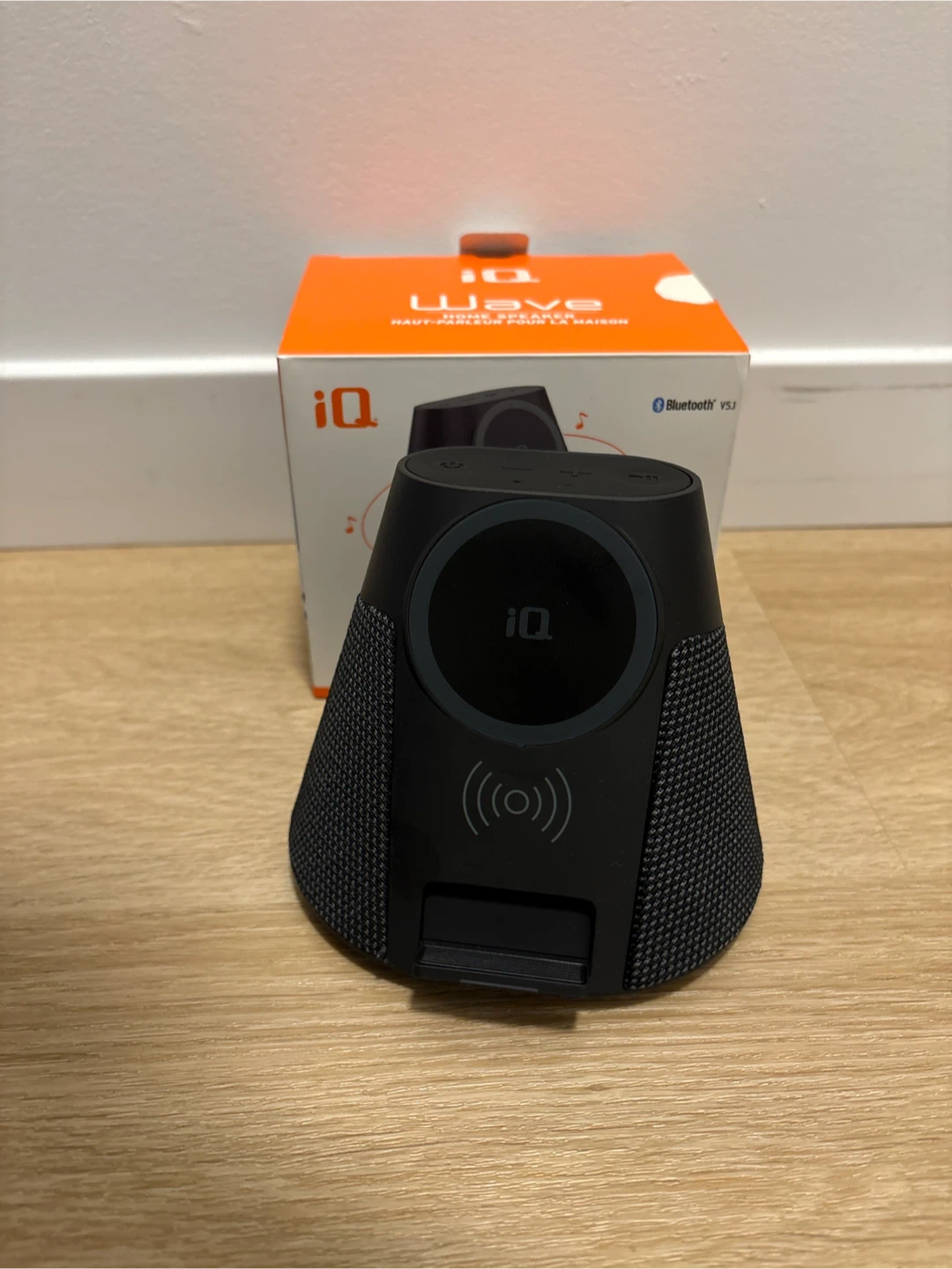 iQ Wave Home Speaker with MagSafe Wireless Charging - photo 4