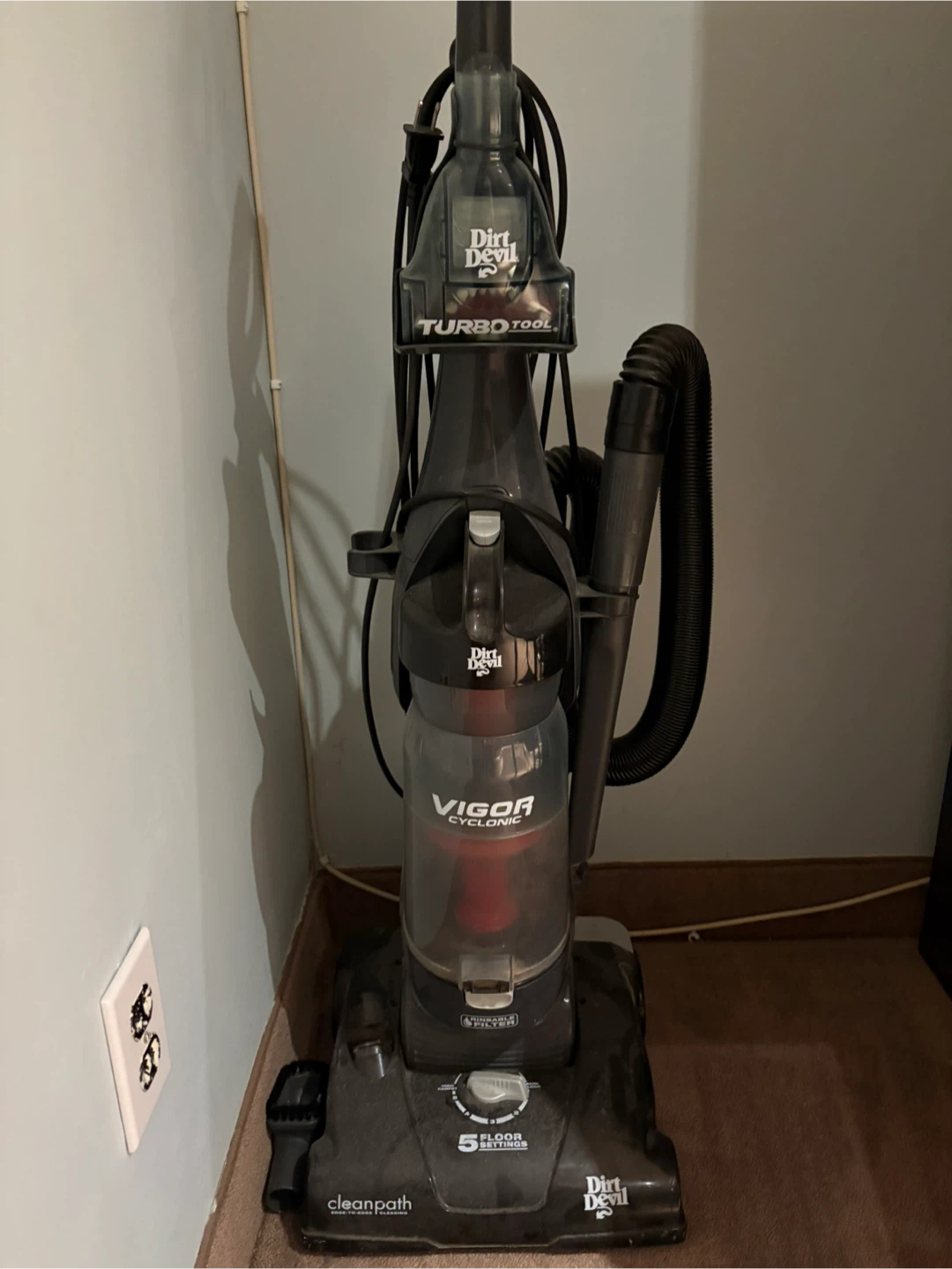 Dirt Devil Vigor Cyclonic Vacuum - photo 2