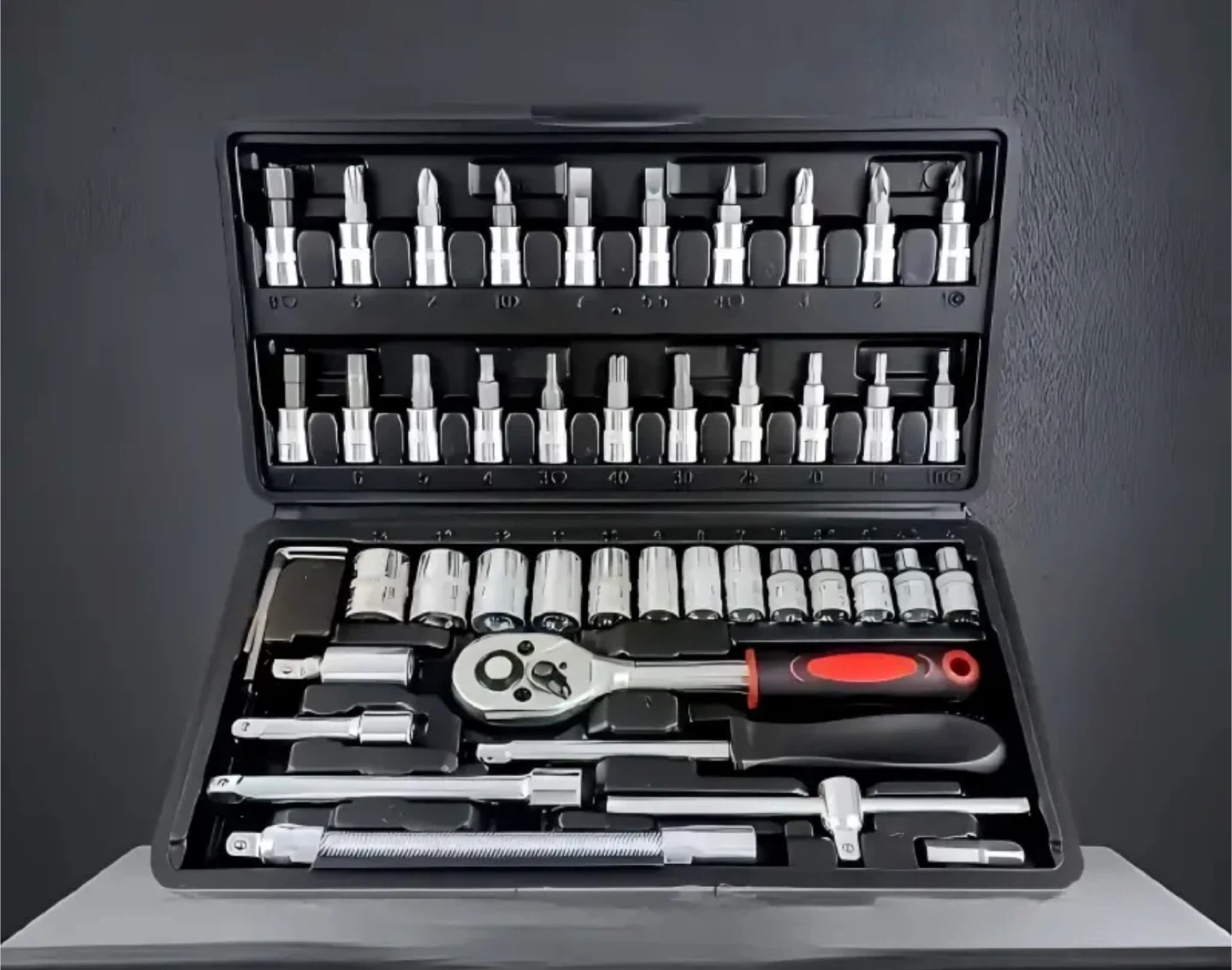 Tool Set with Ratchet and Sockets