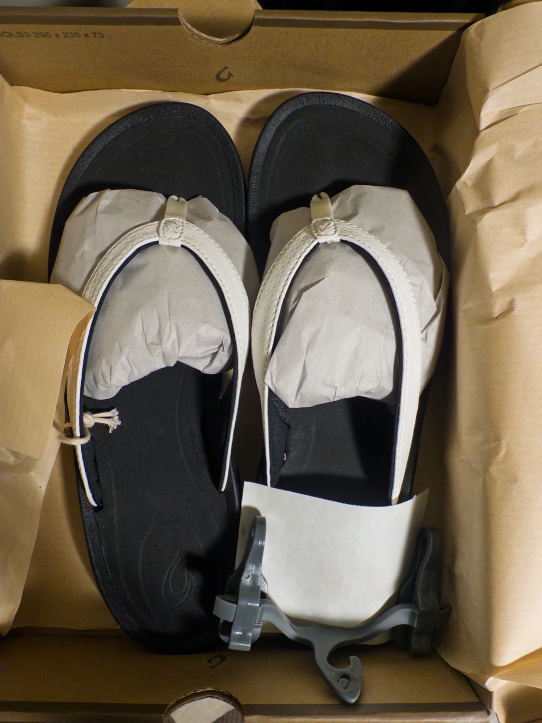 OluKai Kulapa Kai Women's Flip Flops Size 11