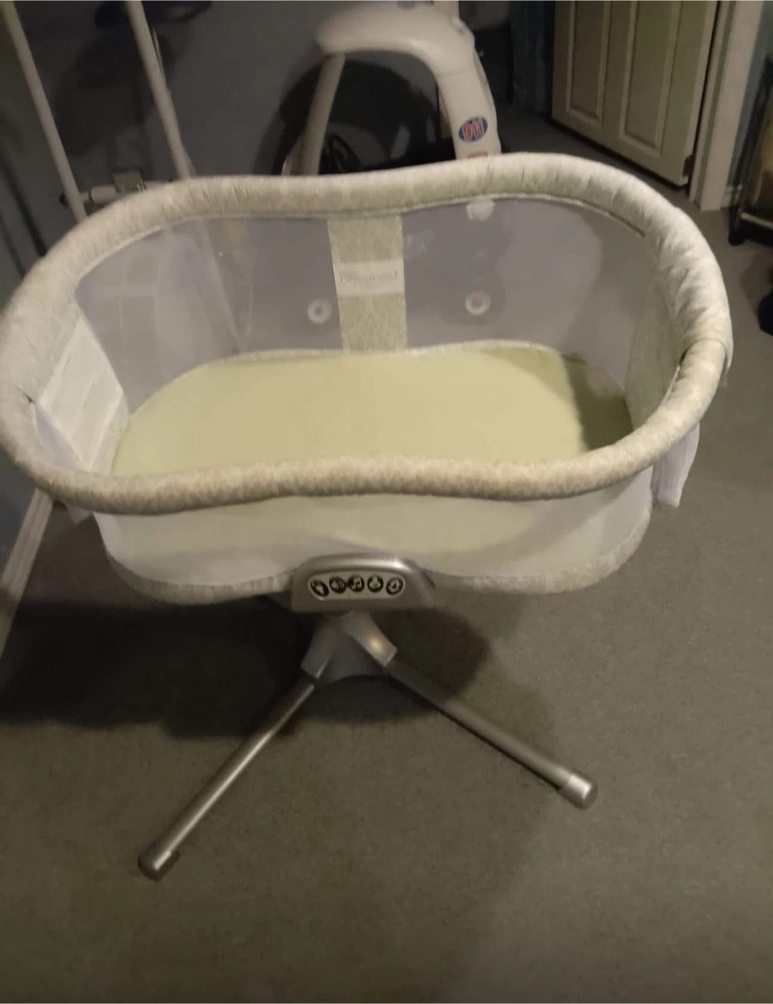 Halo Bassinest & Fisher-Price Cradle 'n Swing - photo 2