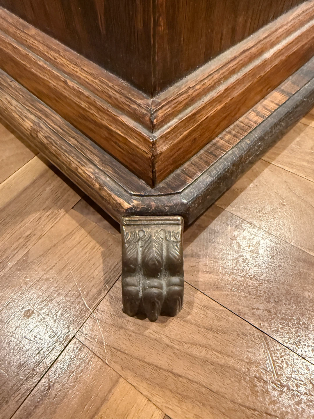 Antique Pedestal with Claw Feet - photo 5