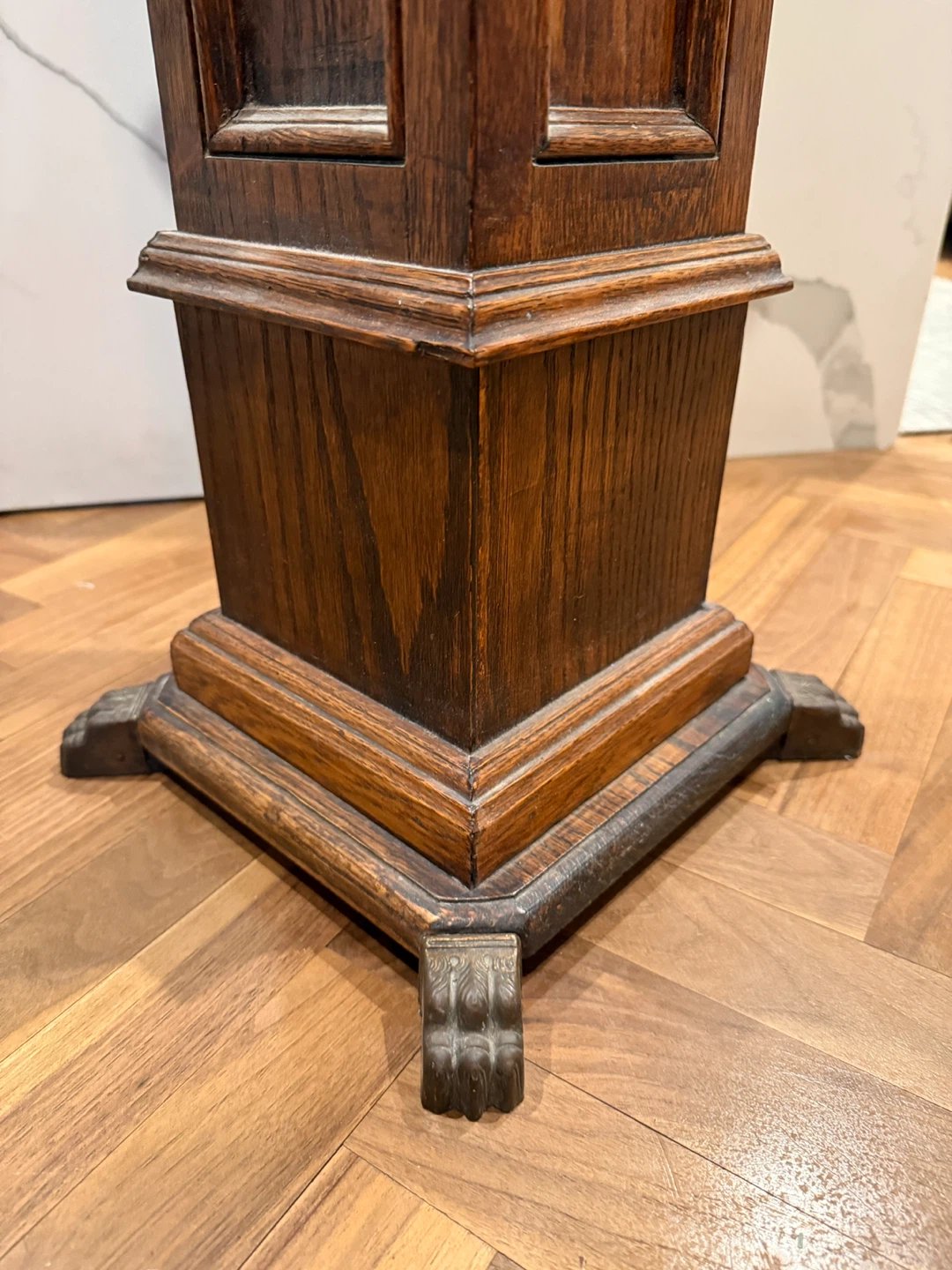 Antique Pedestal with Claw Feet - photo 4