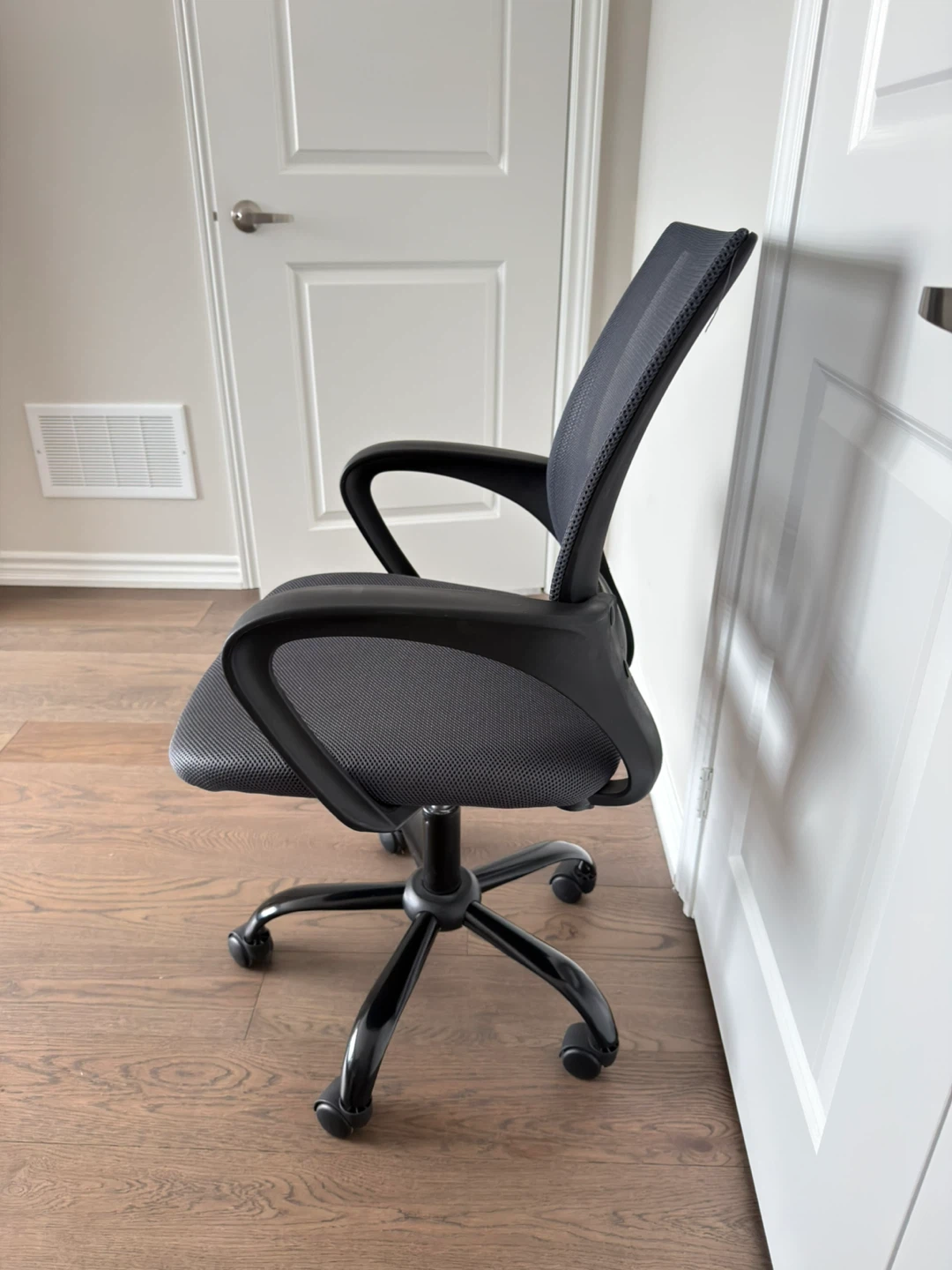 Office Chair - Black Mesh - photo 3